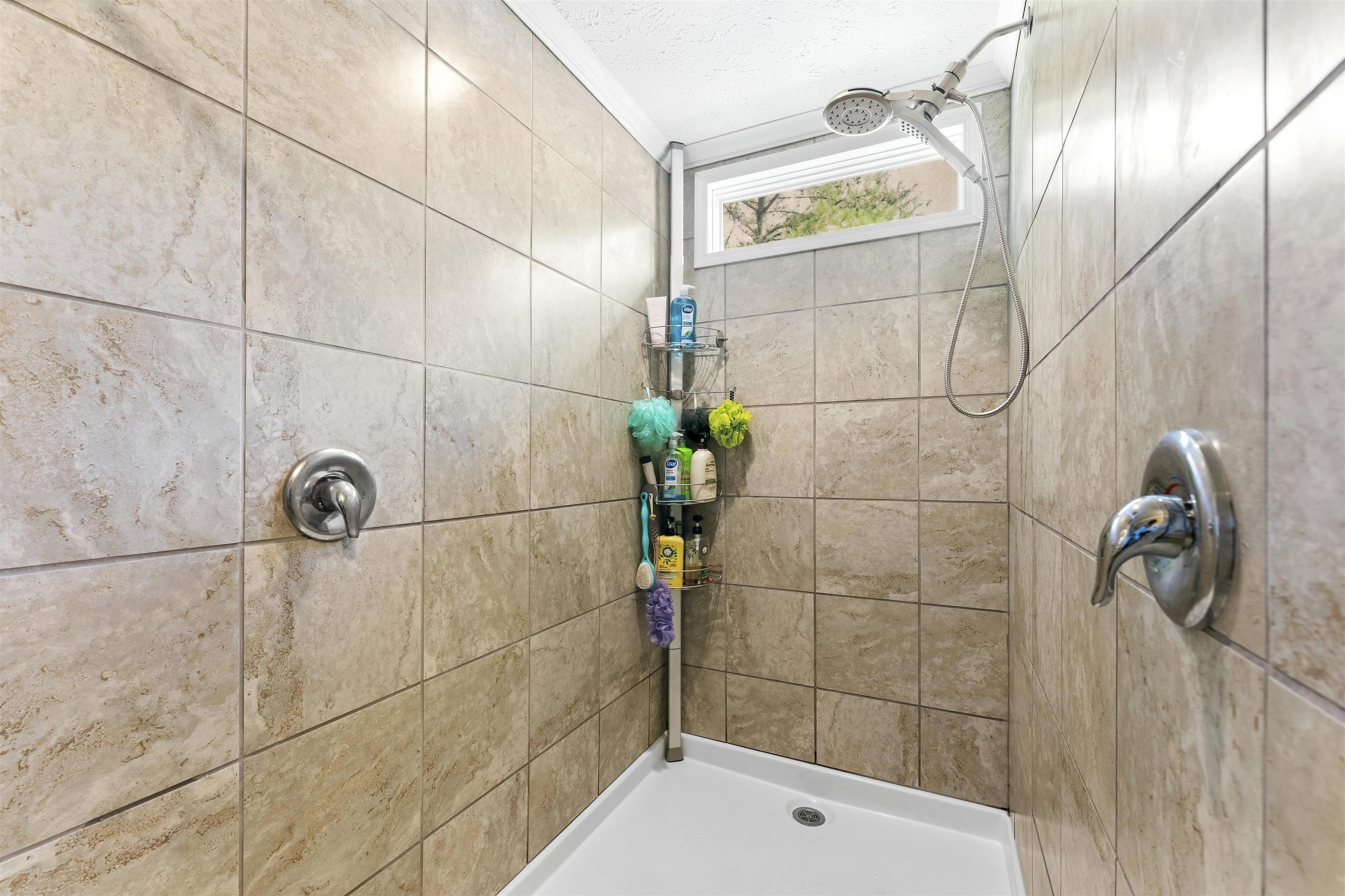 240 Heaven Hill Dr Property Photo 15