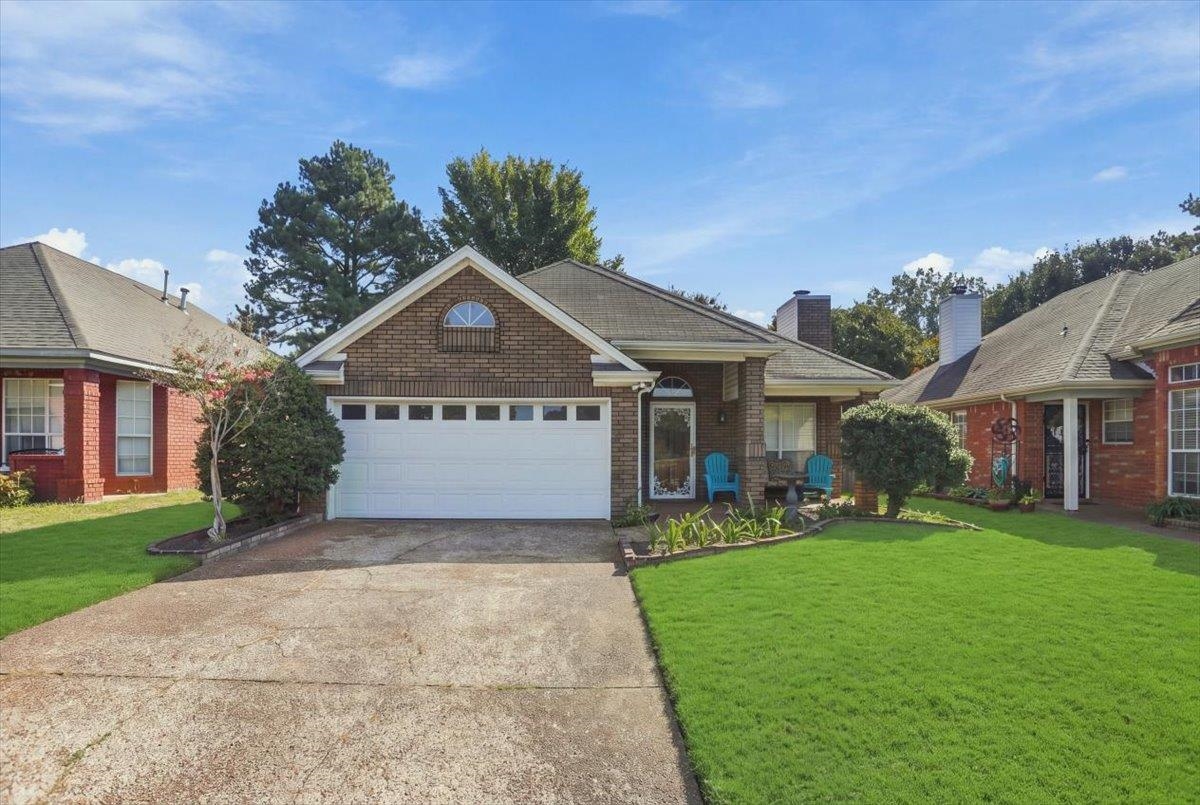 3112 Clubview Cv S Property Photo 1
