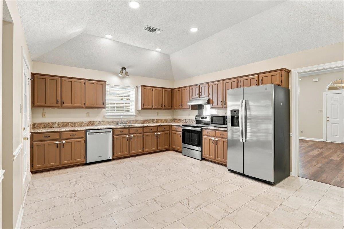 3112 Clubview Cv S Property Photo 8
