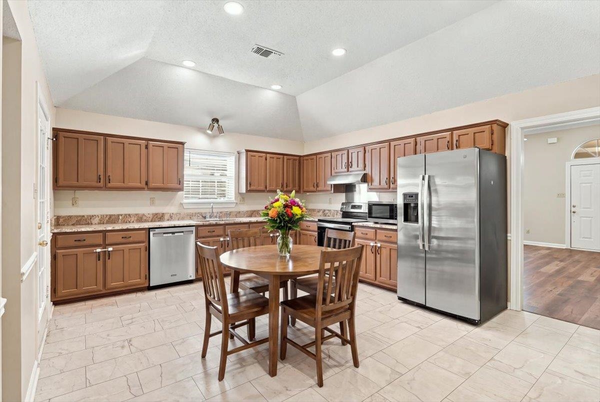 3112 Clubview Cv S Property Photo 9