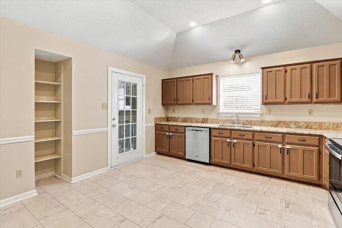 3112 Clubview Cv S Property Photo 10