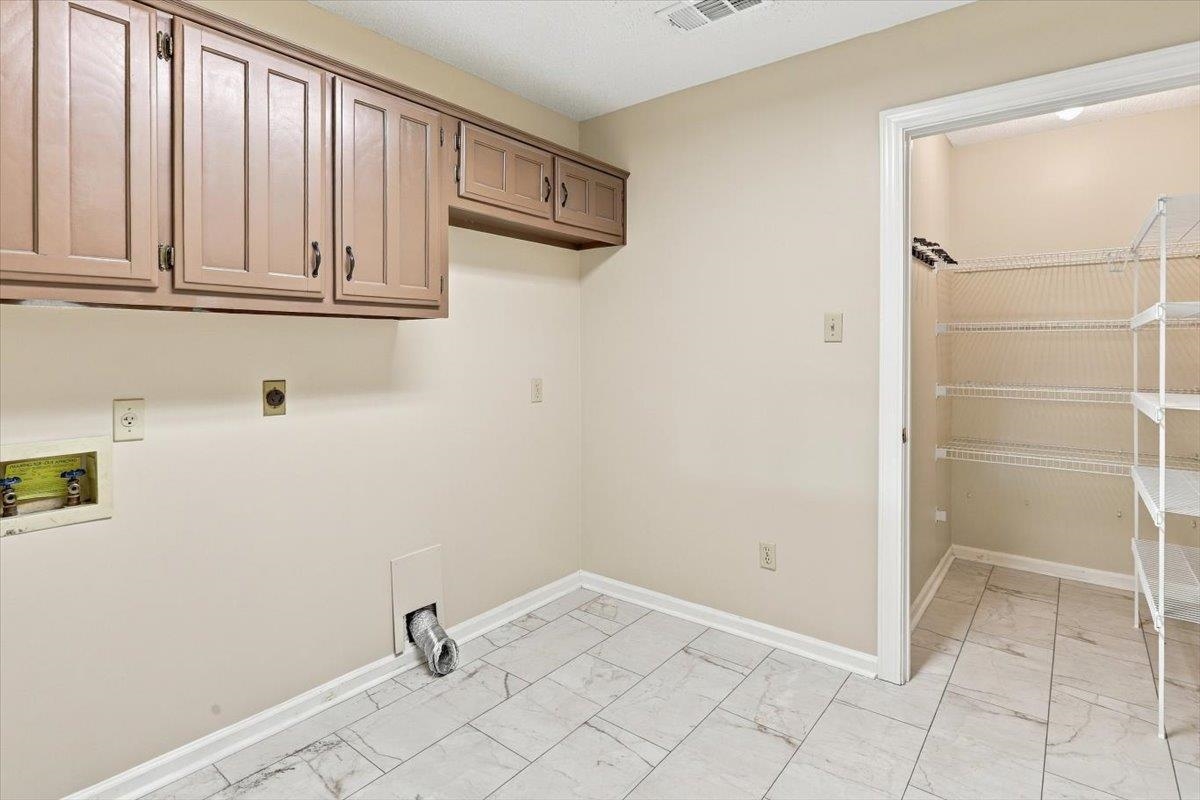 3112 Clubview Cv S Property Photo 12