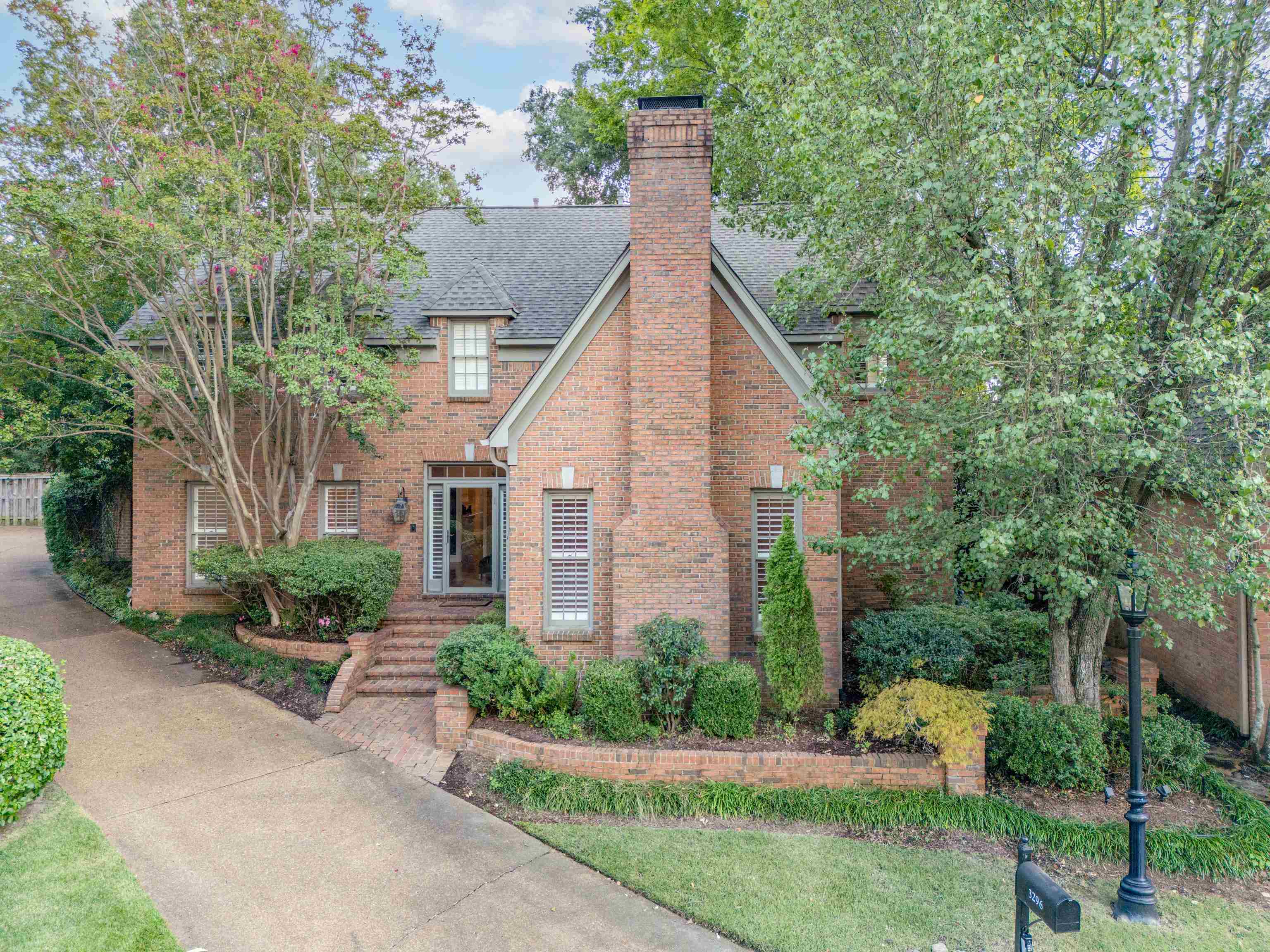 3296 WINDEMERE CIR Property Photo 1