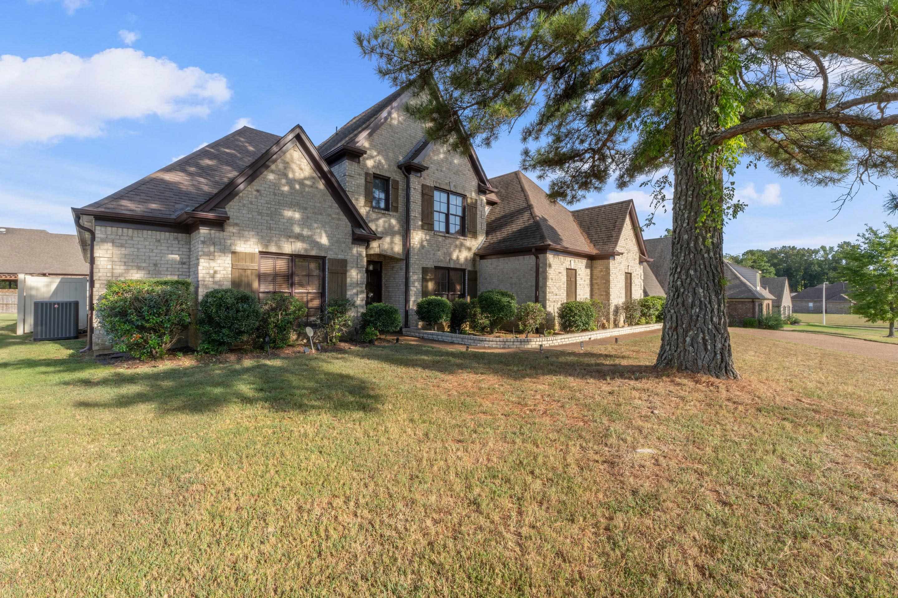 4852 Shira Dr Property Photo 1