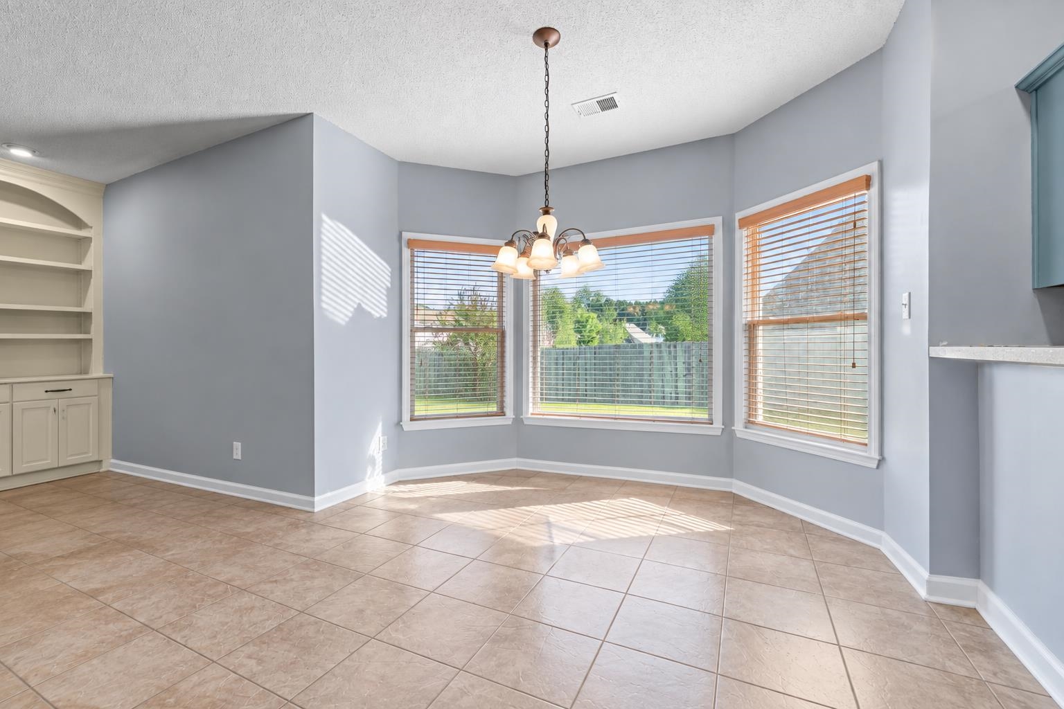 4852 Shira Dr Property Photo 13
