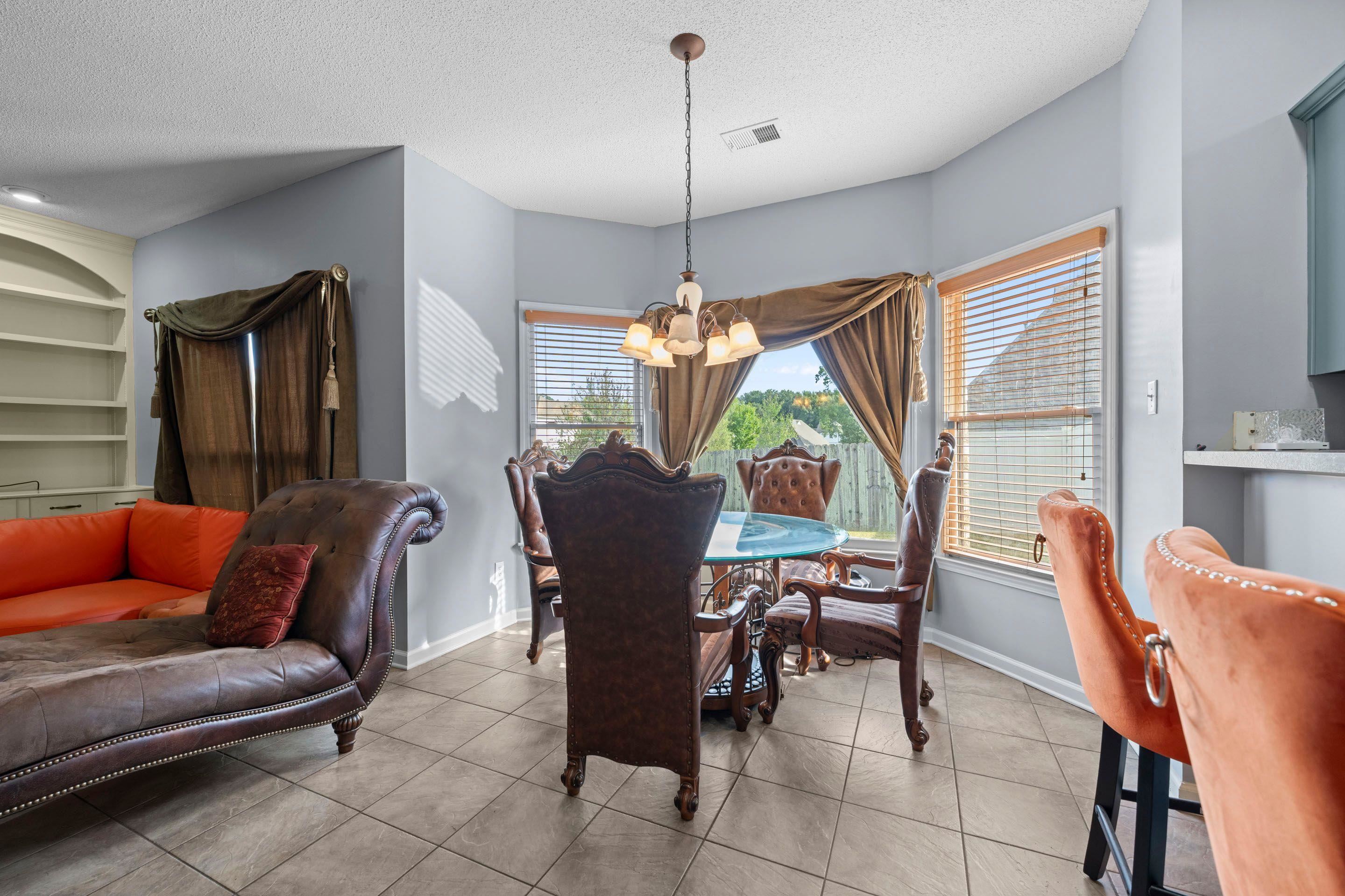 4852 Shira Dr Property Photo 14