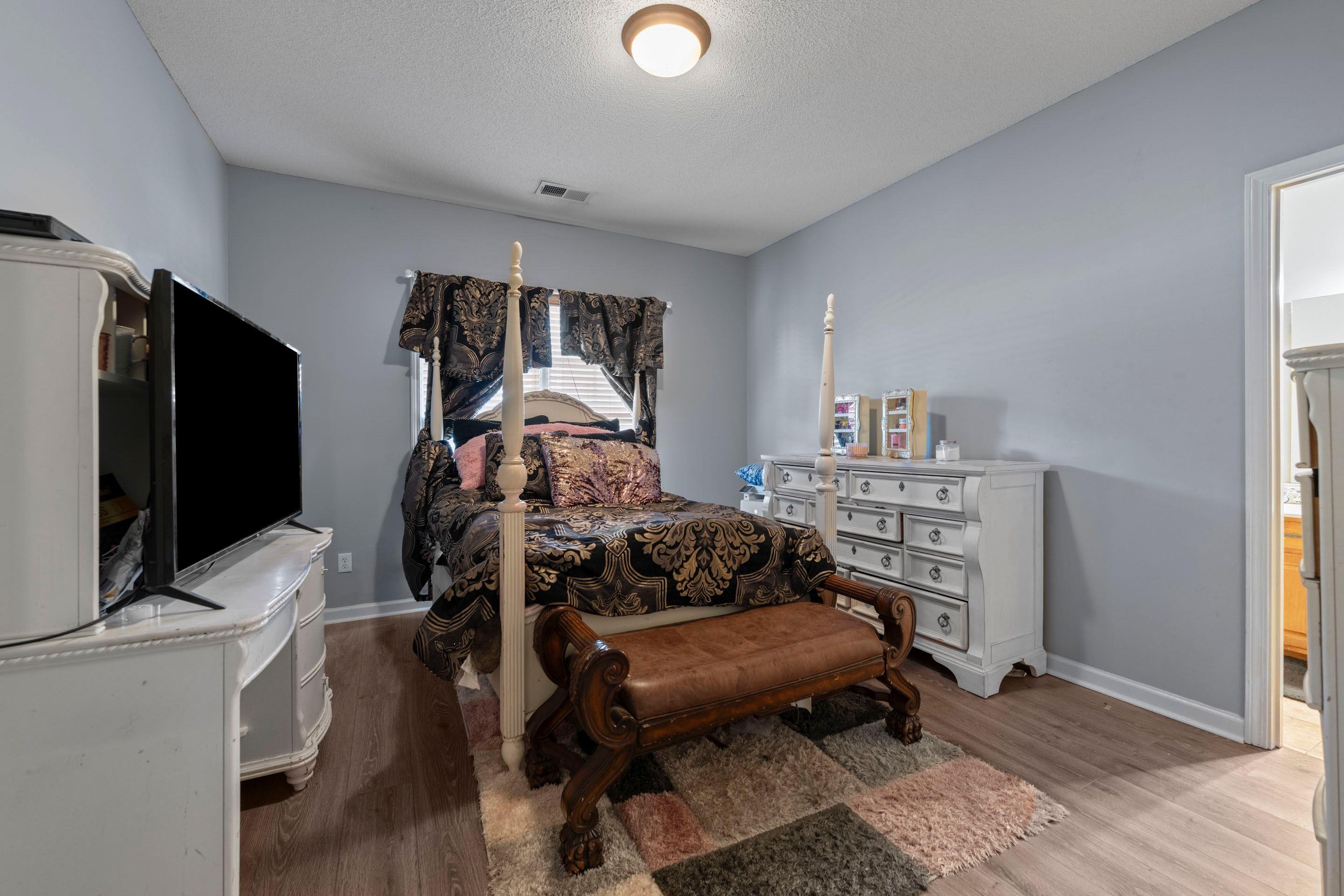 4852 Shira Dr Property Photo 23