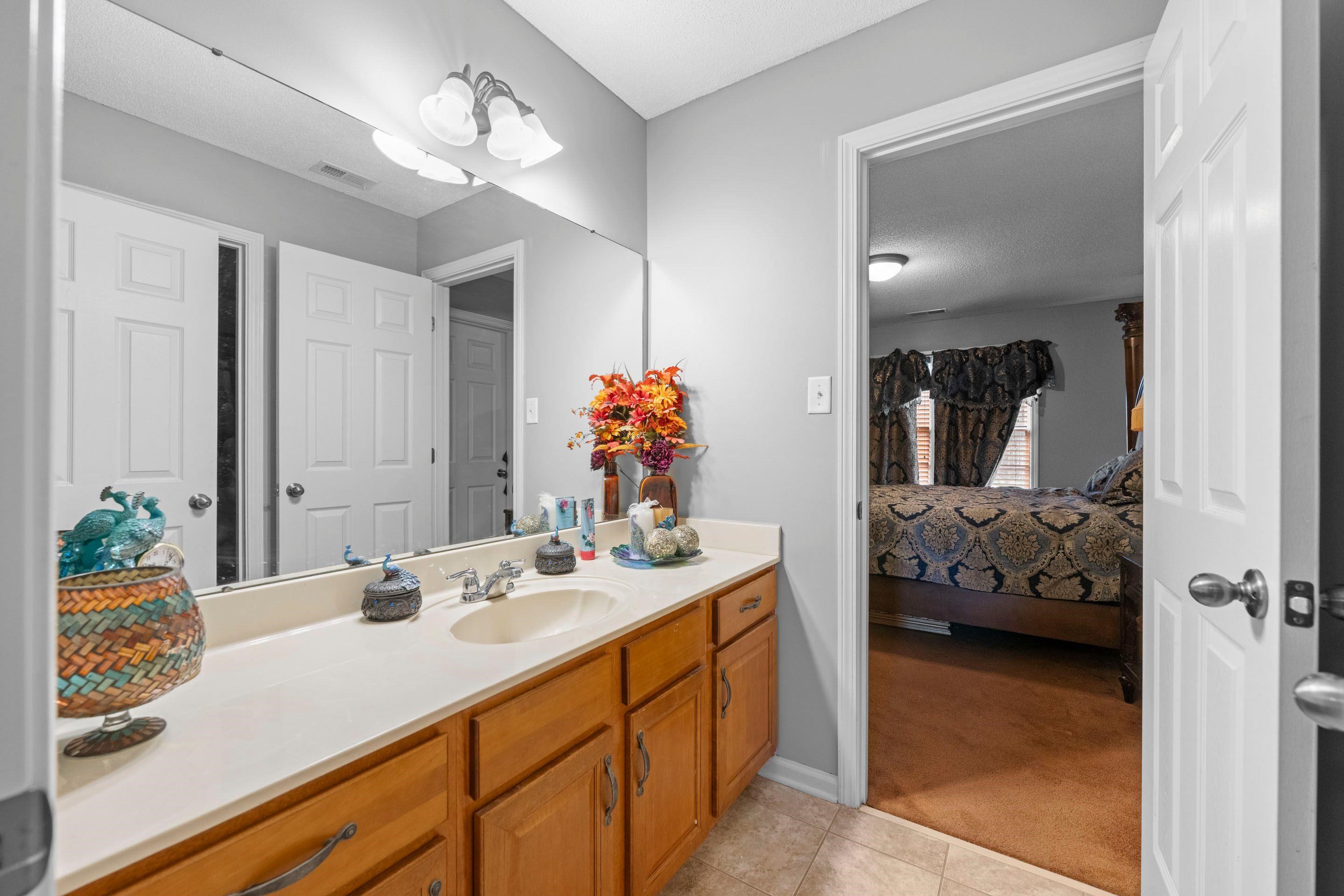 4852 Shira Dr Property Photo 28