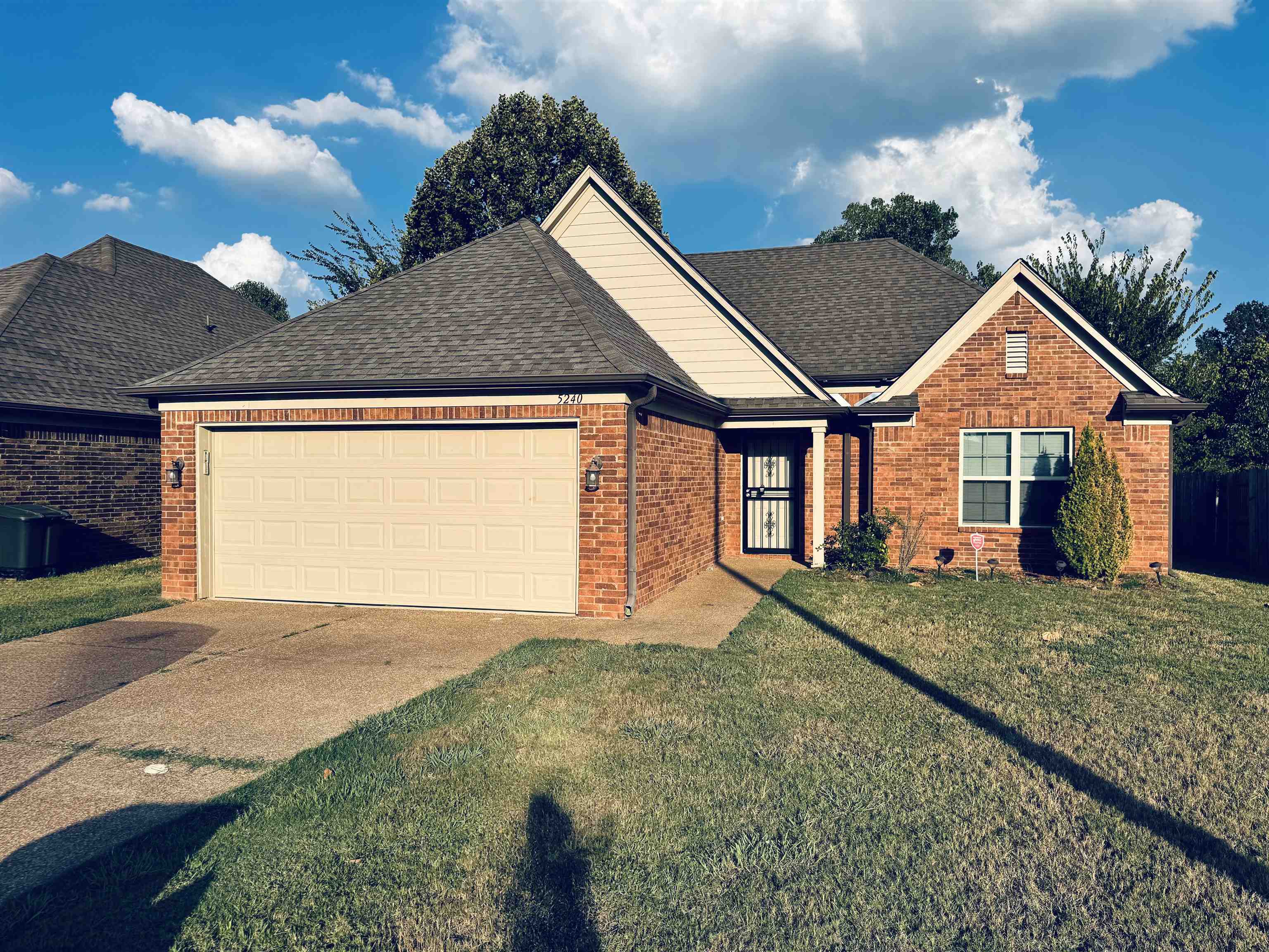 5240 Crossfield Rd Property Photo 1