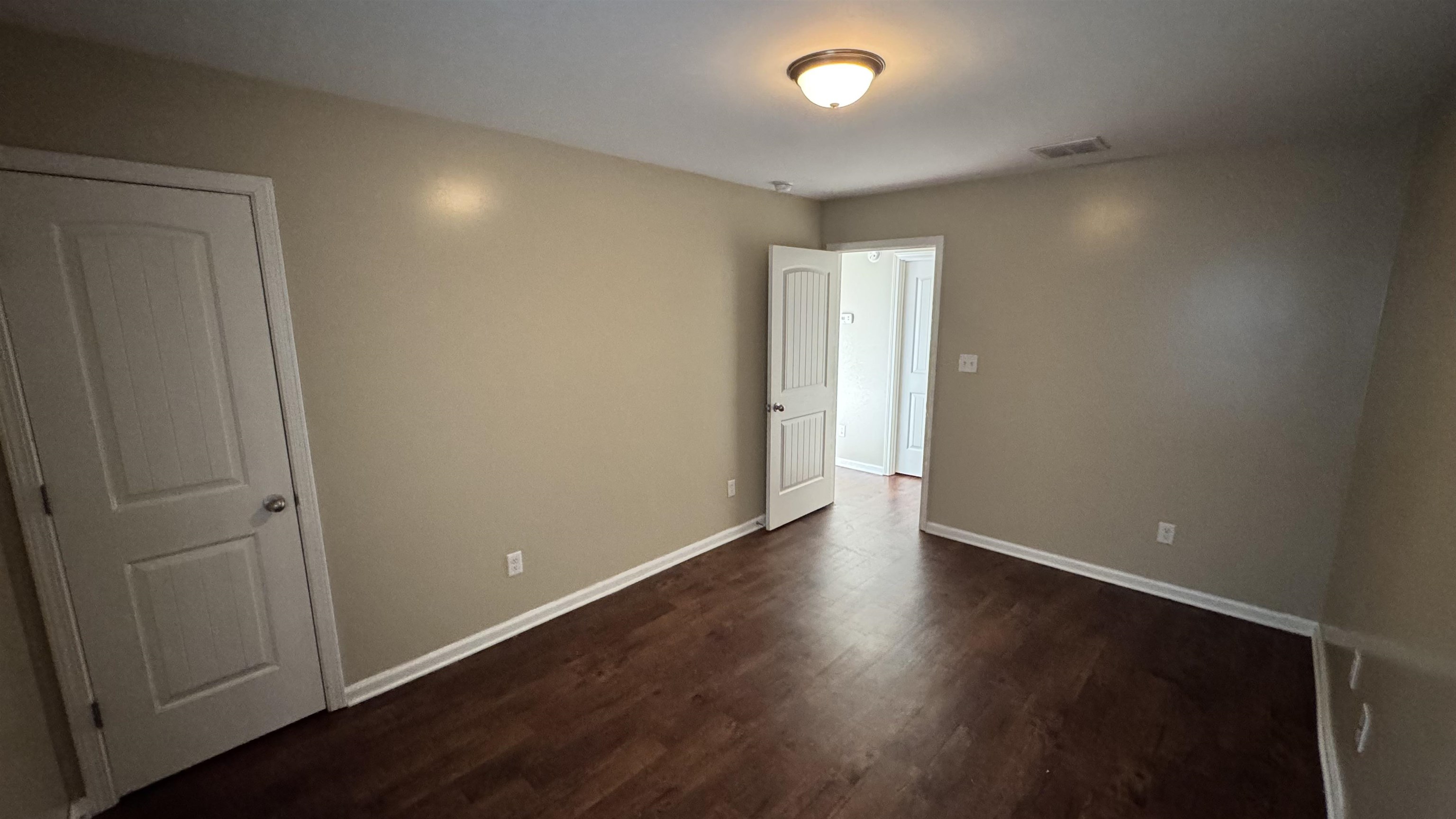 5240 Crossfield Rd Property Photo 11