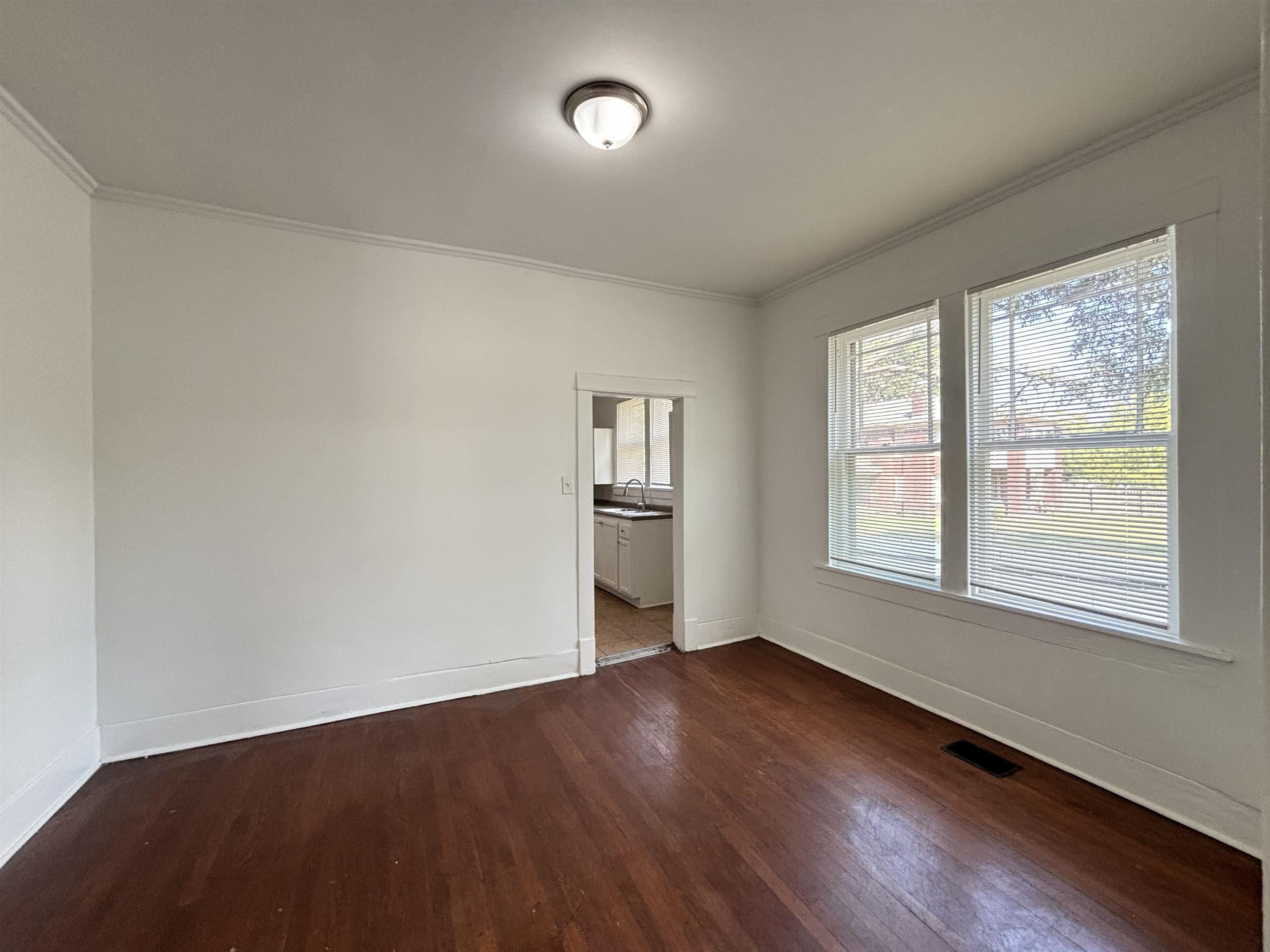 1492 Faxon Ave Property Photo 4