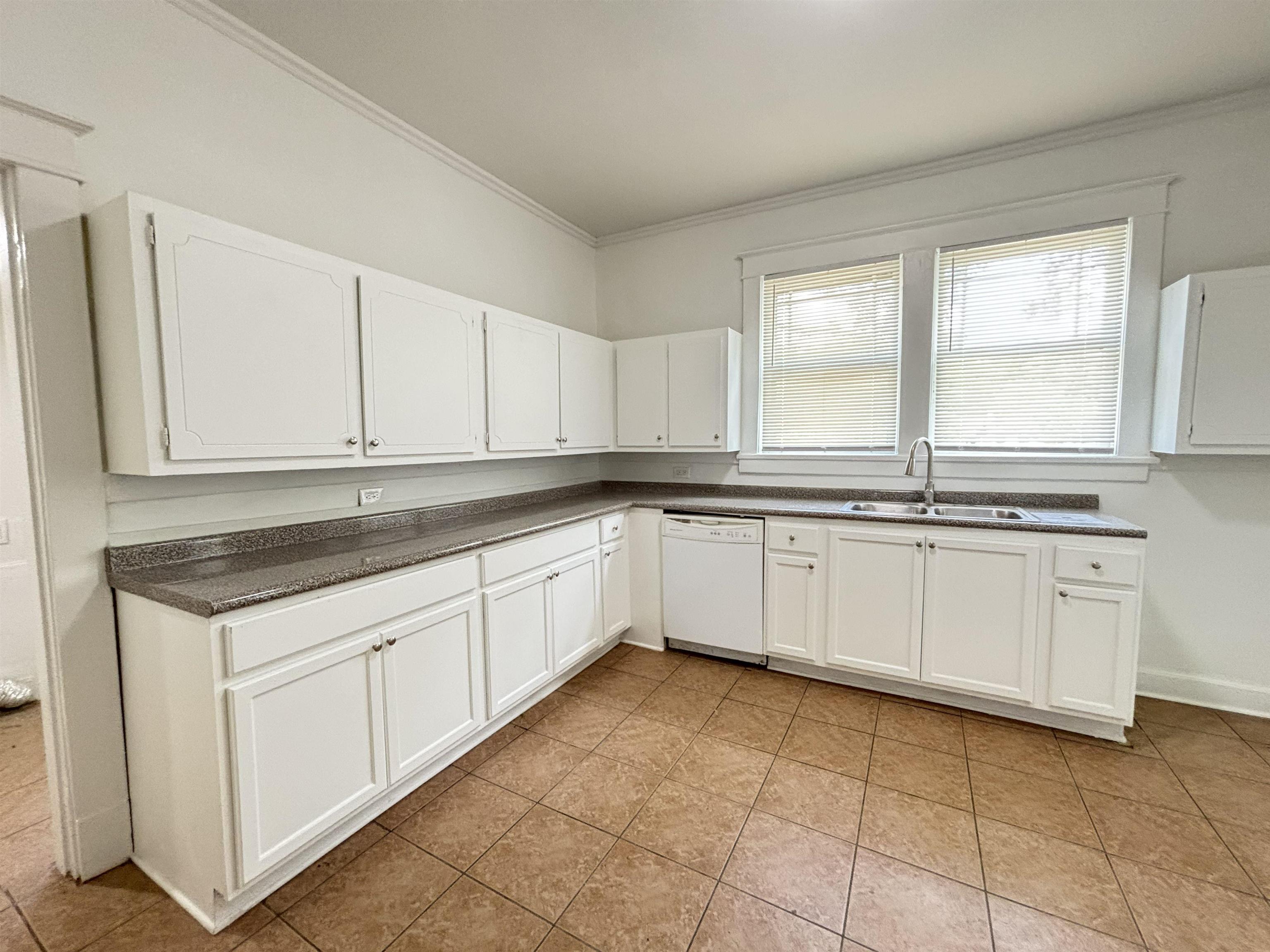 1492 Faxon Ave Property Photo 7