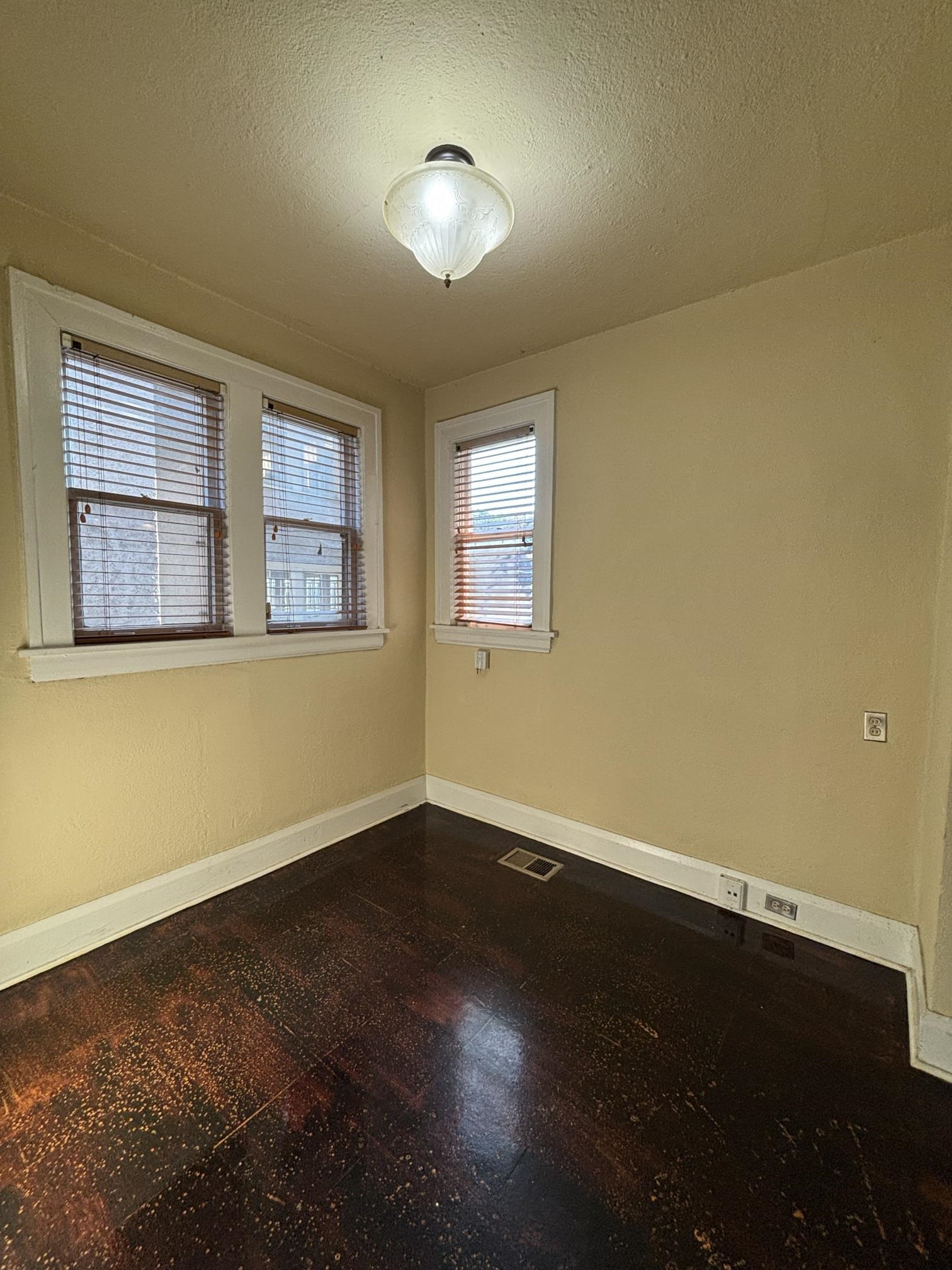662 S Mclean Blvd 662 Property Photo 9