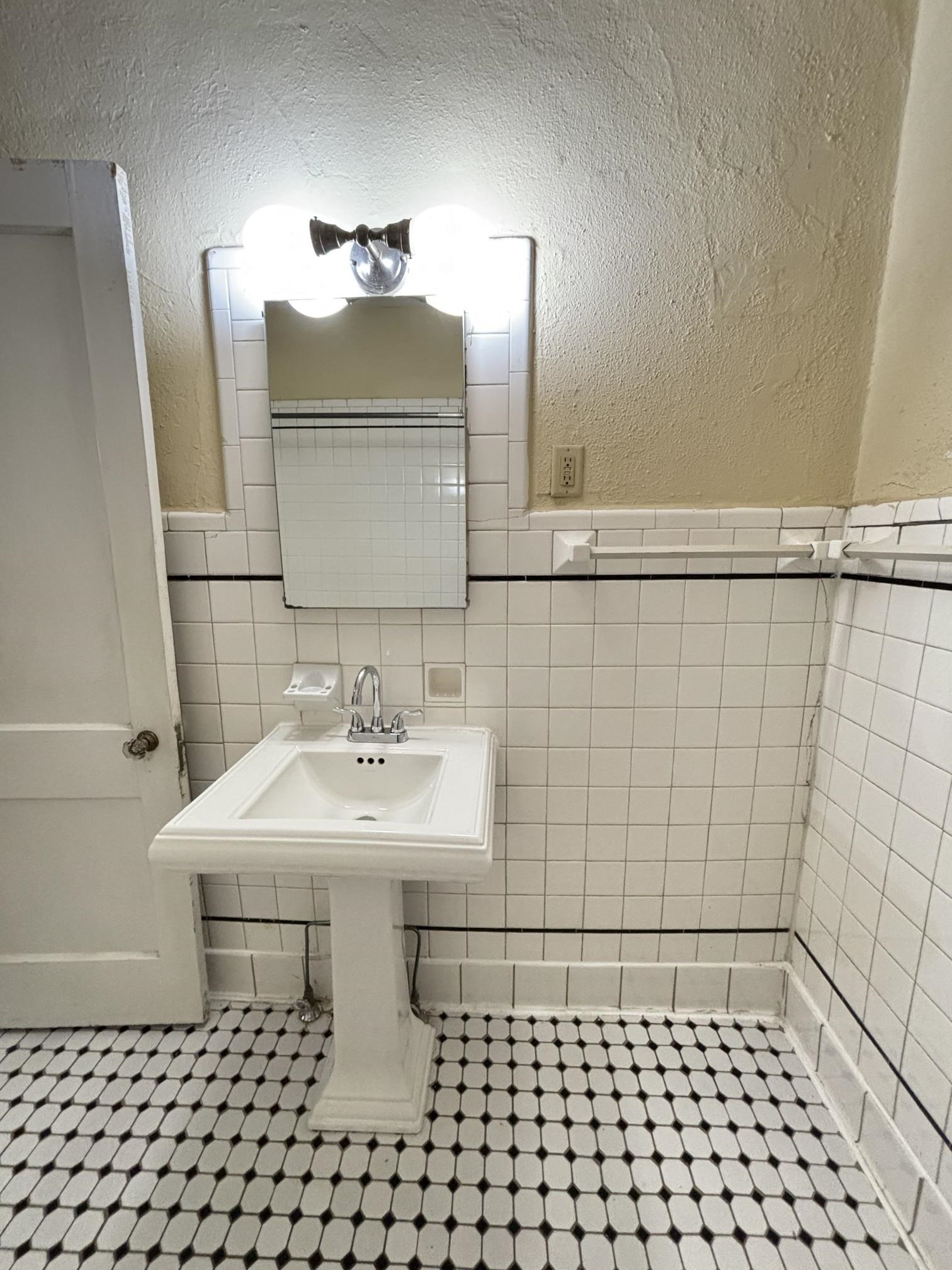 662 S Mclean Blvd 662 Property Photo 14