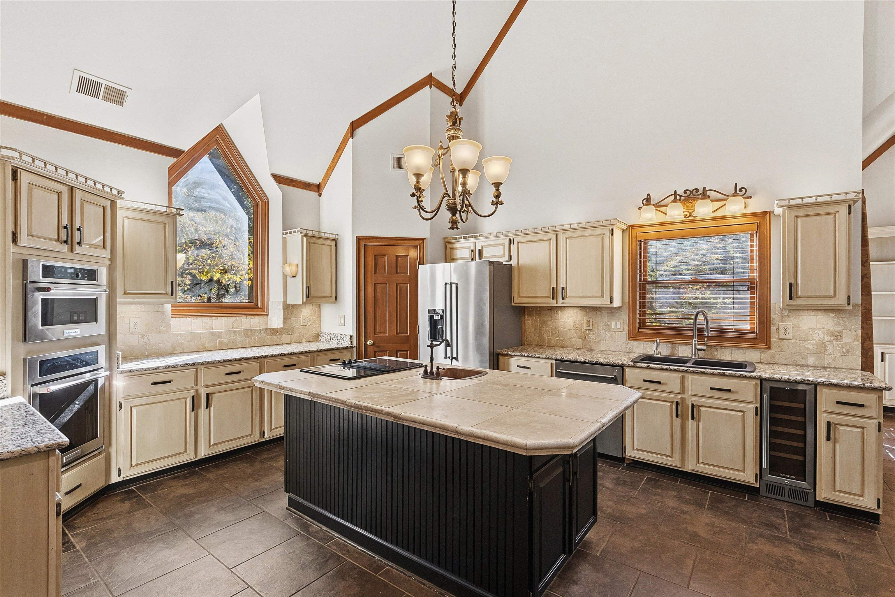7813 Woodlark Cv Property Photo 12
