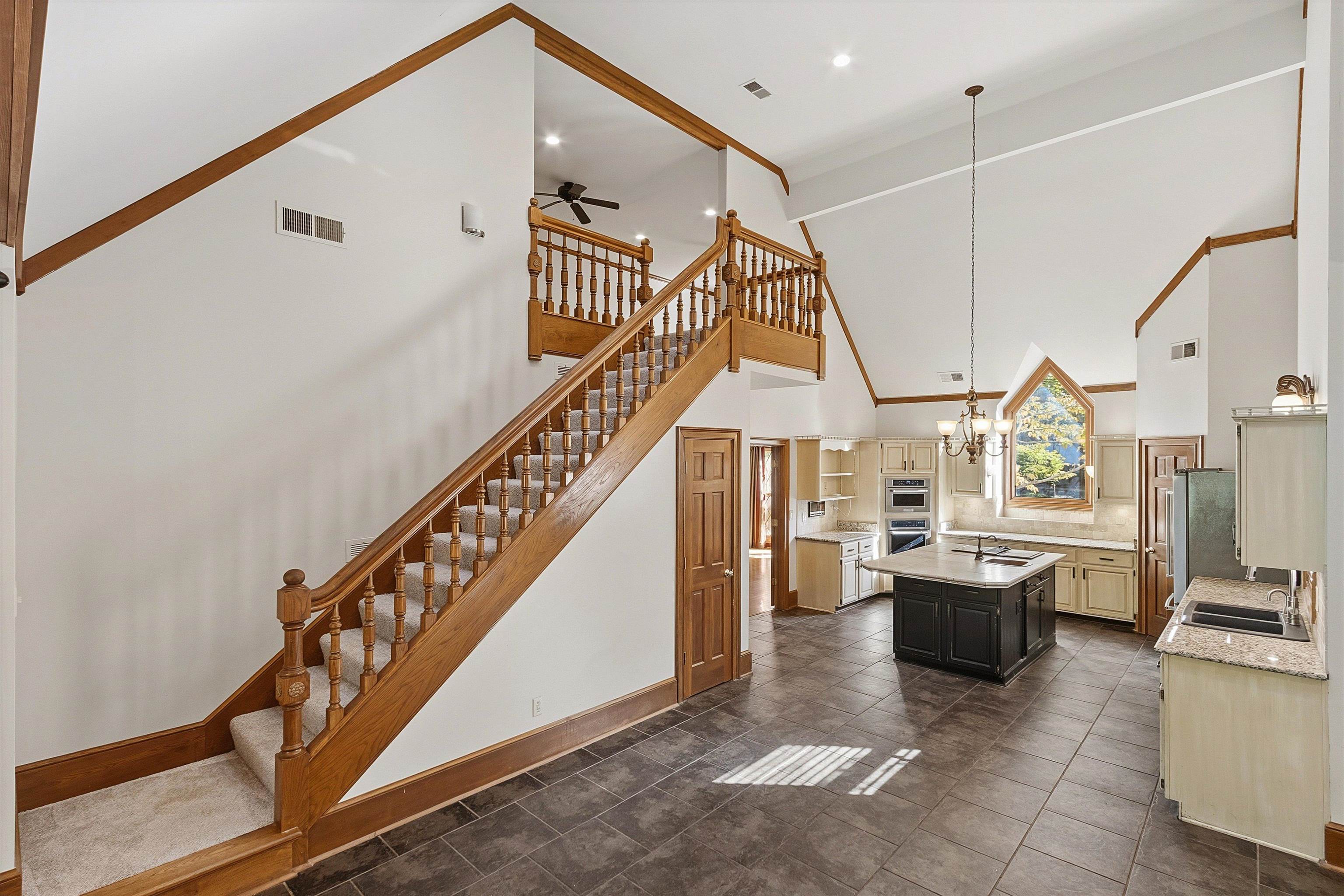 7813 Woodlark Cv Property Photo 13