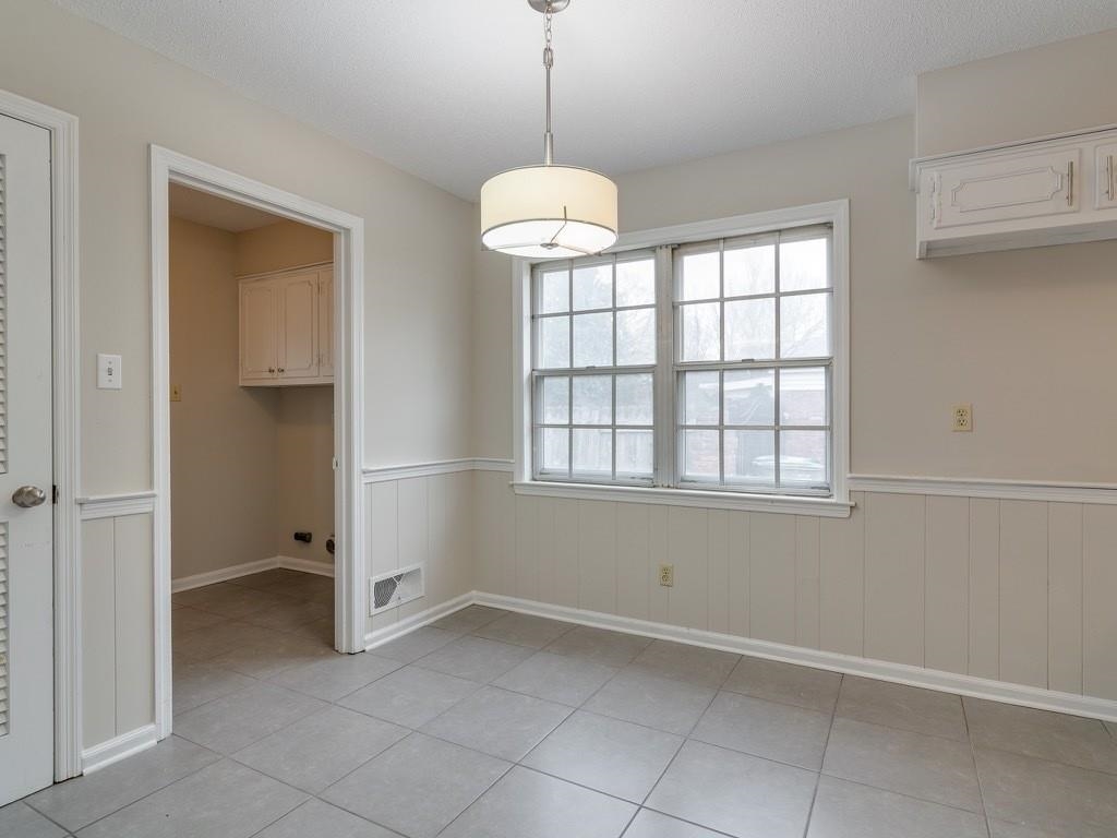 3150 Estes St Property Photo 6
