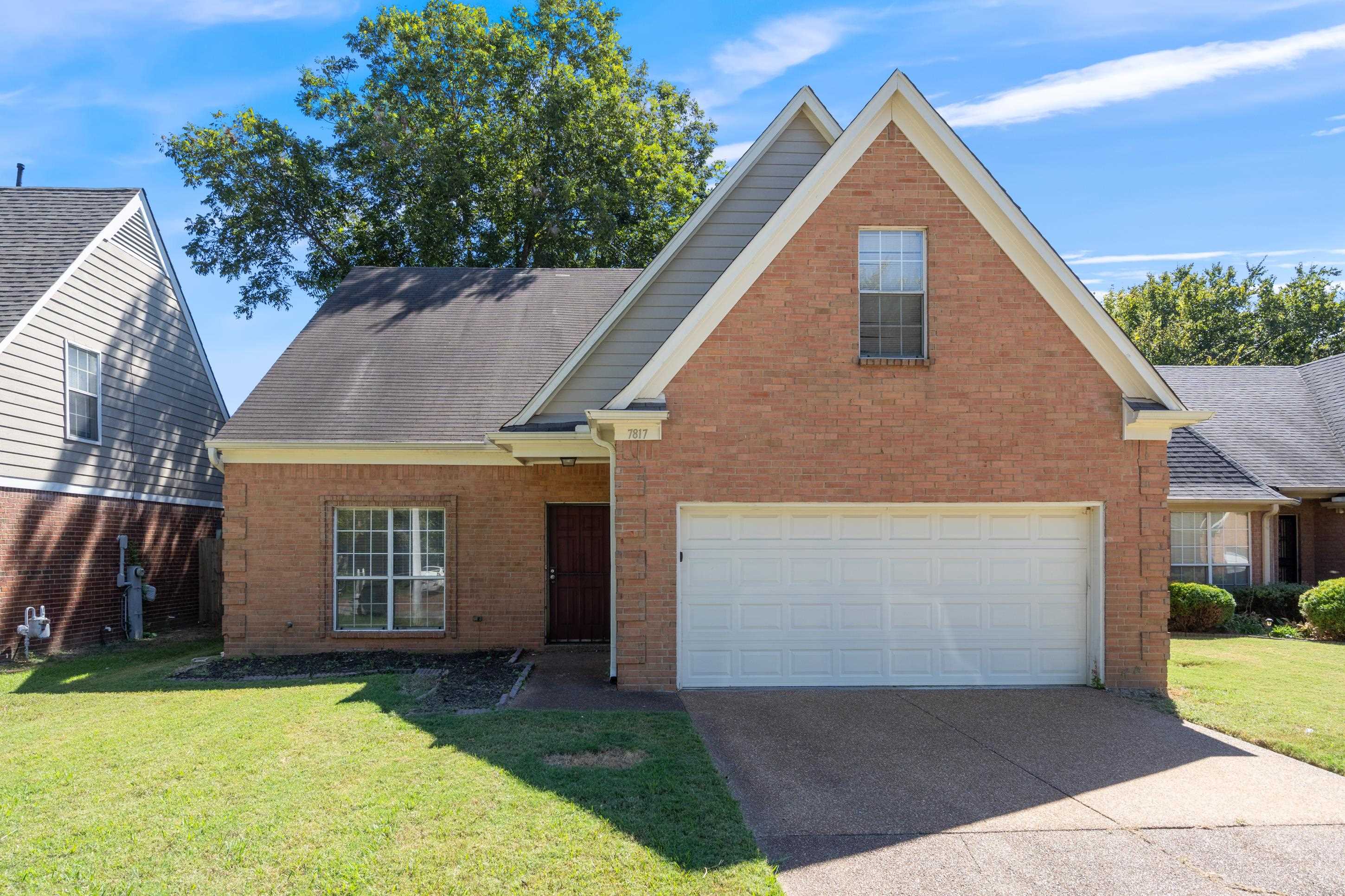 7817 WOLF HOLLOW DR Property Photo 1