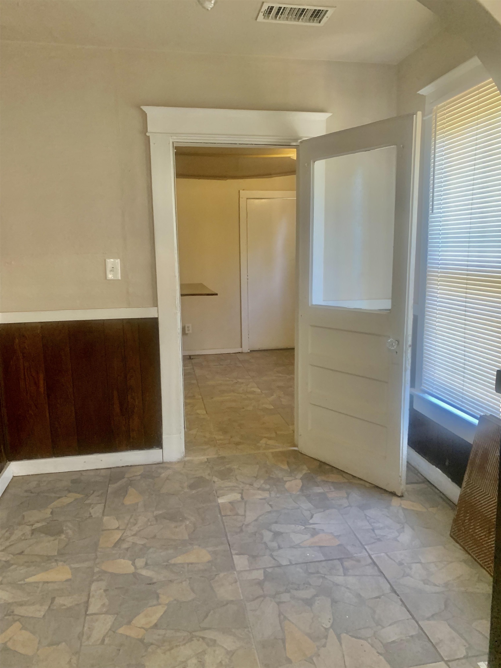 1616 Kendale Ave Property Photo 7