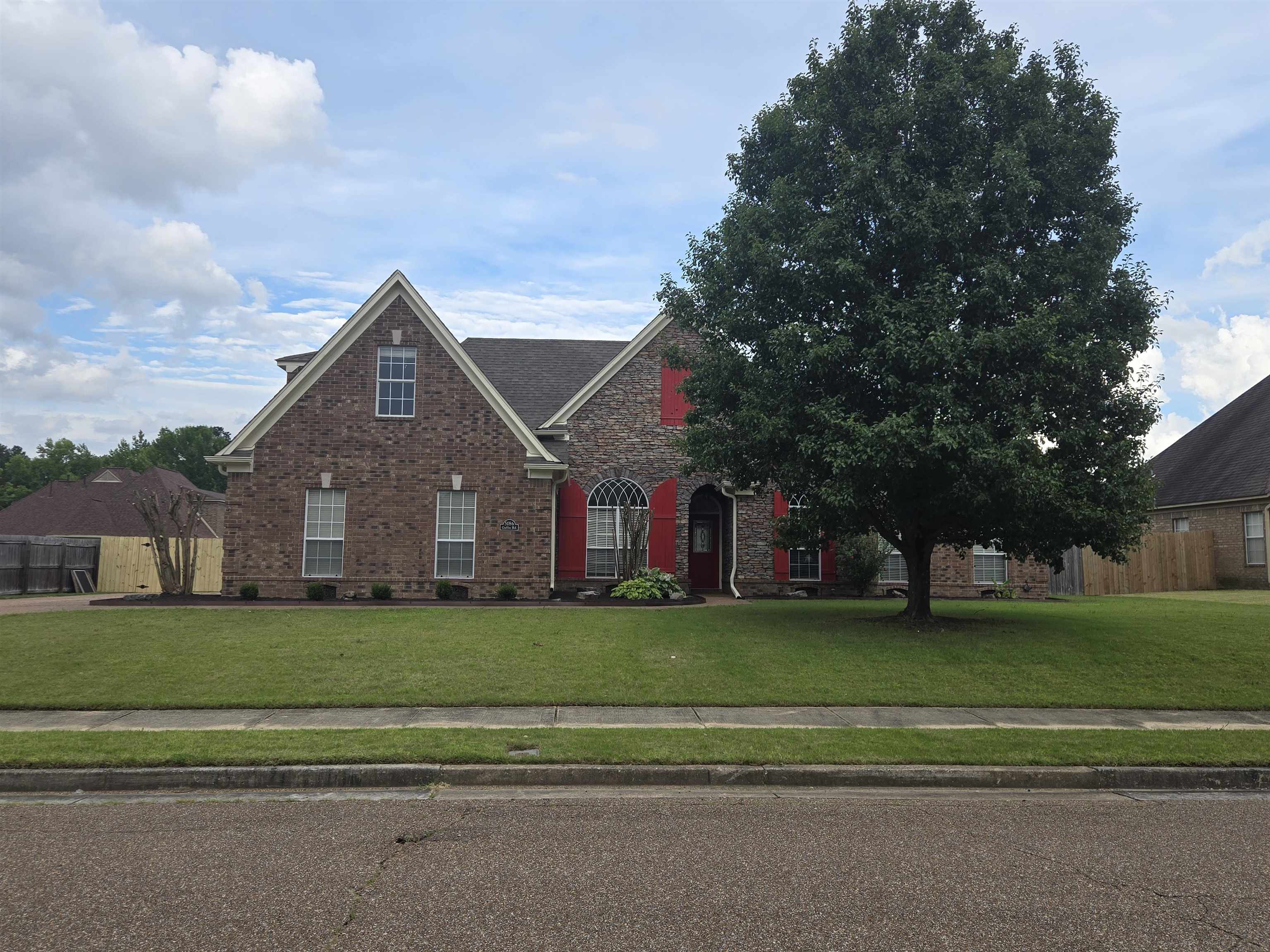 5186 GUFFIN ROAD RD Property Photo 1