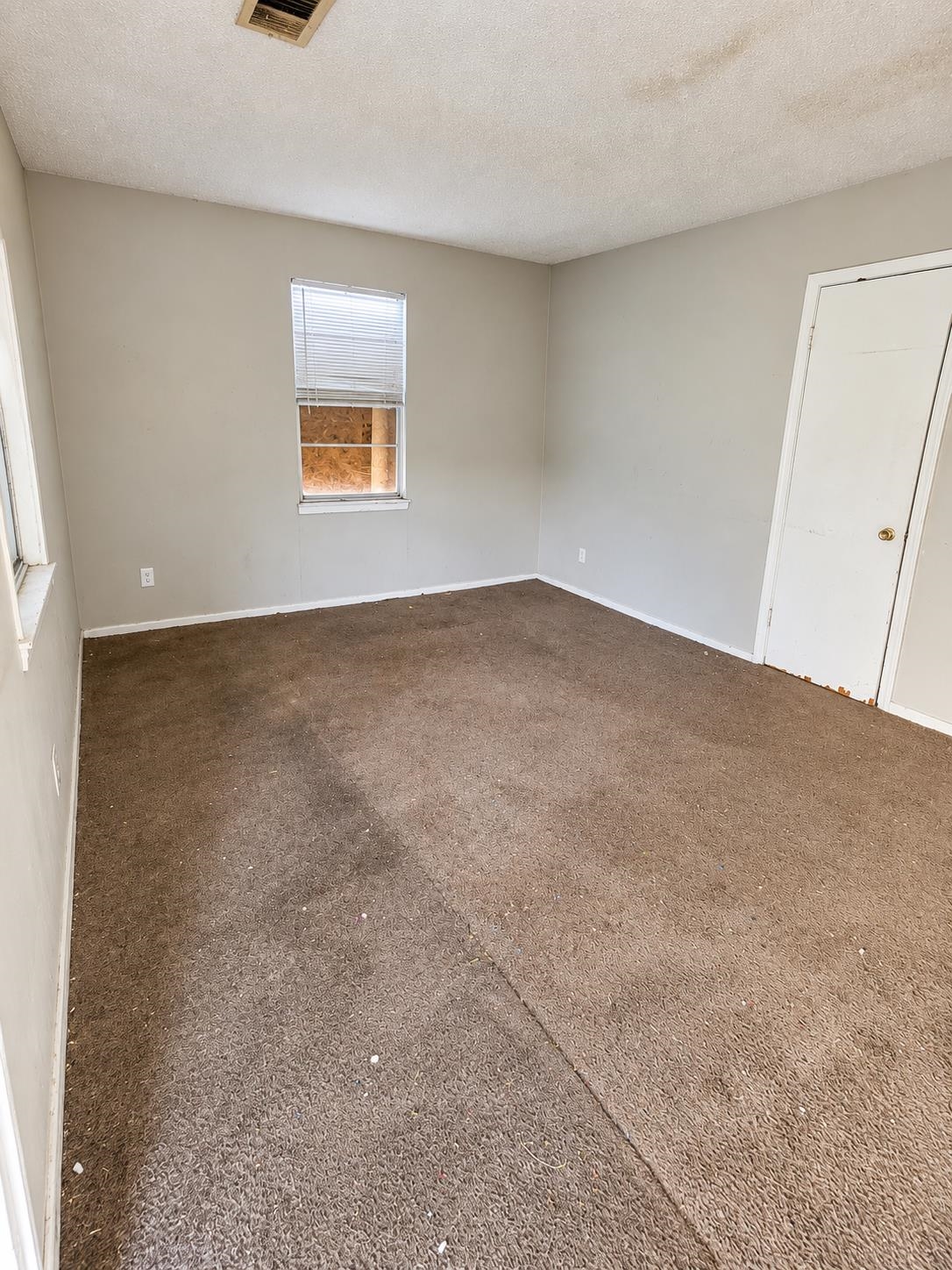 4450 Suncrest Dr Property Photo 2