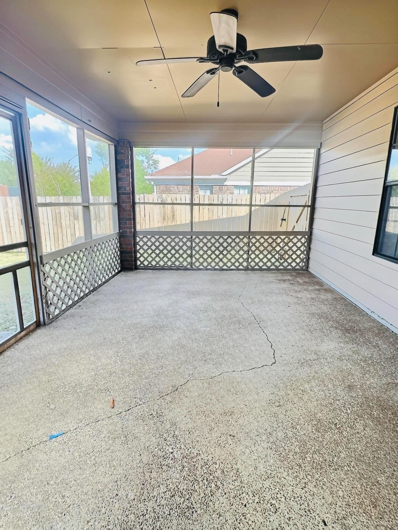 7372 Stonington Dr Property Photo 14