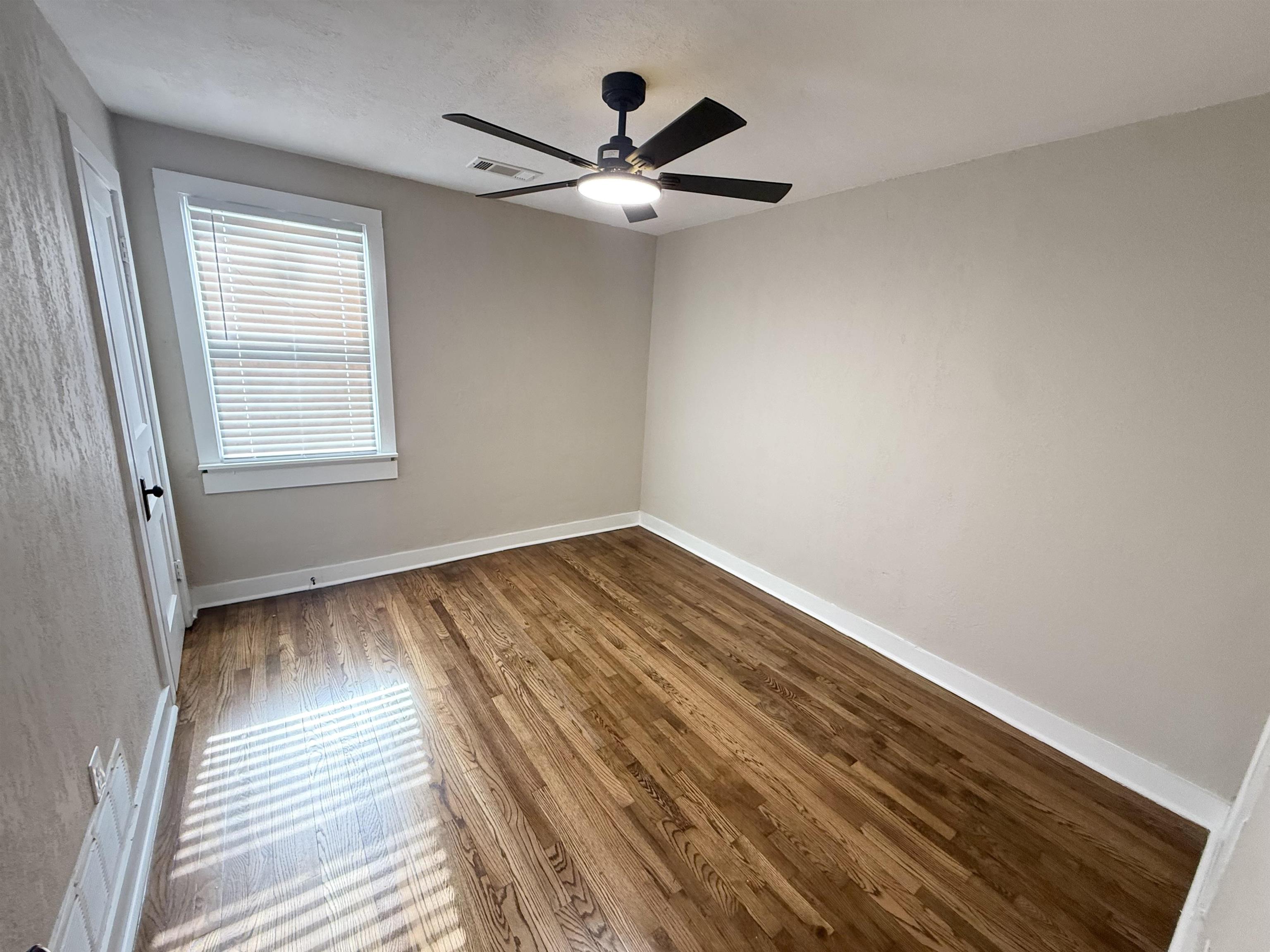 3475 Vernon Ave Property Photo 12