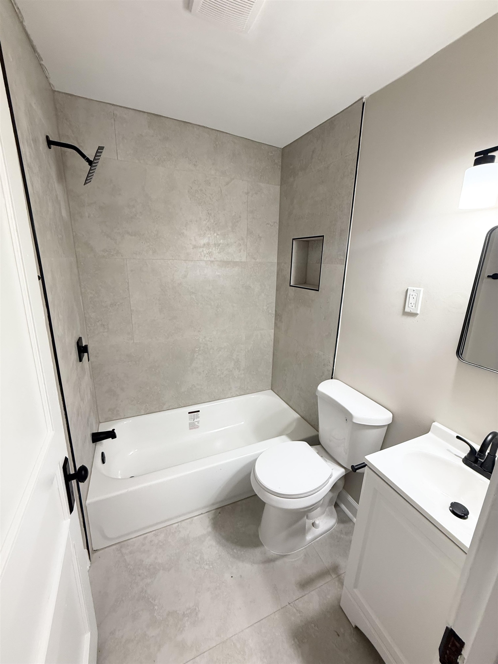 3475 Vernon Ave Property Photo 14