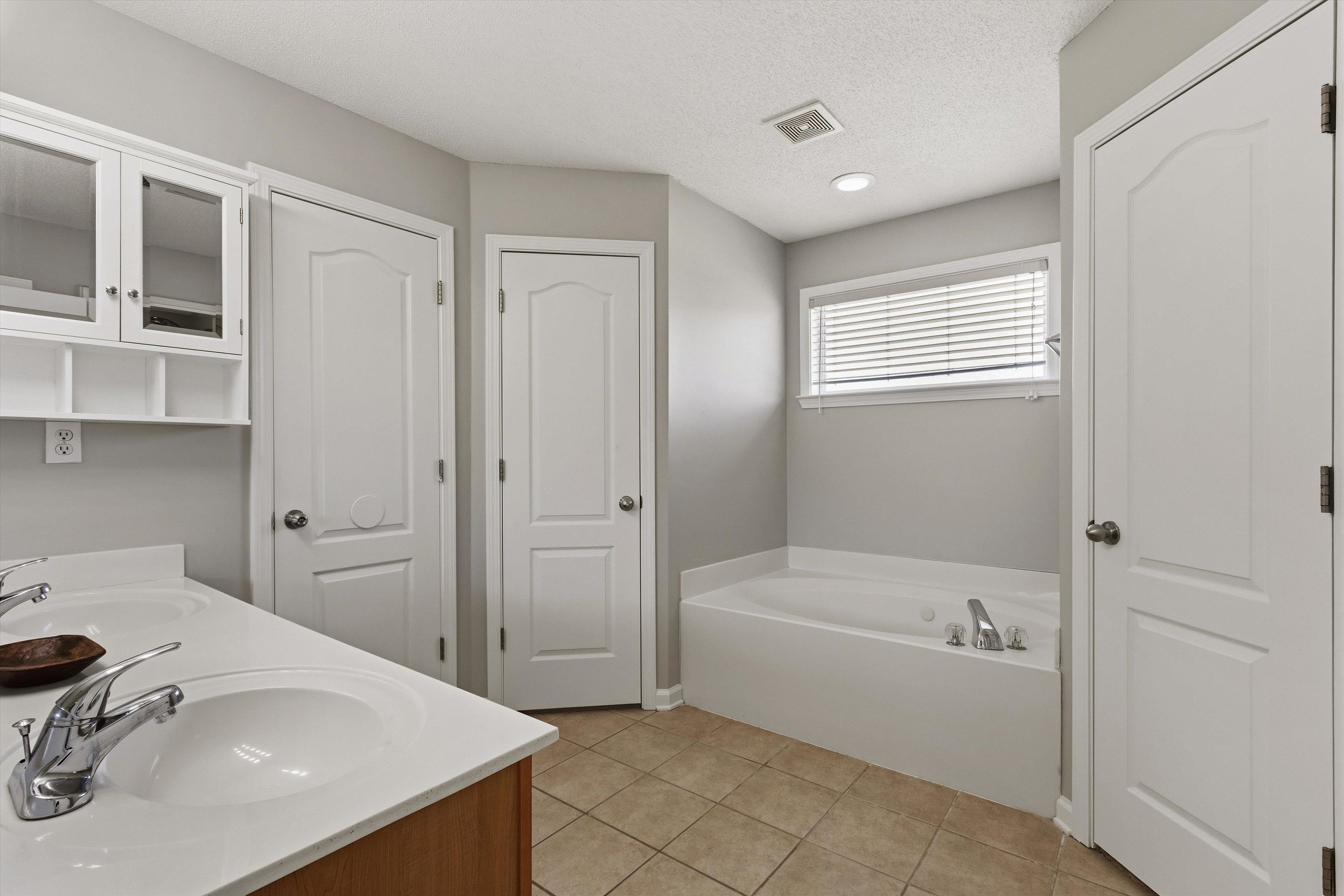 5177 Melanie Creek Cv Property Photo 25