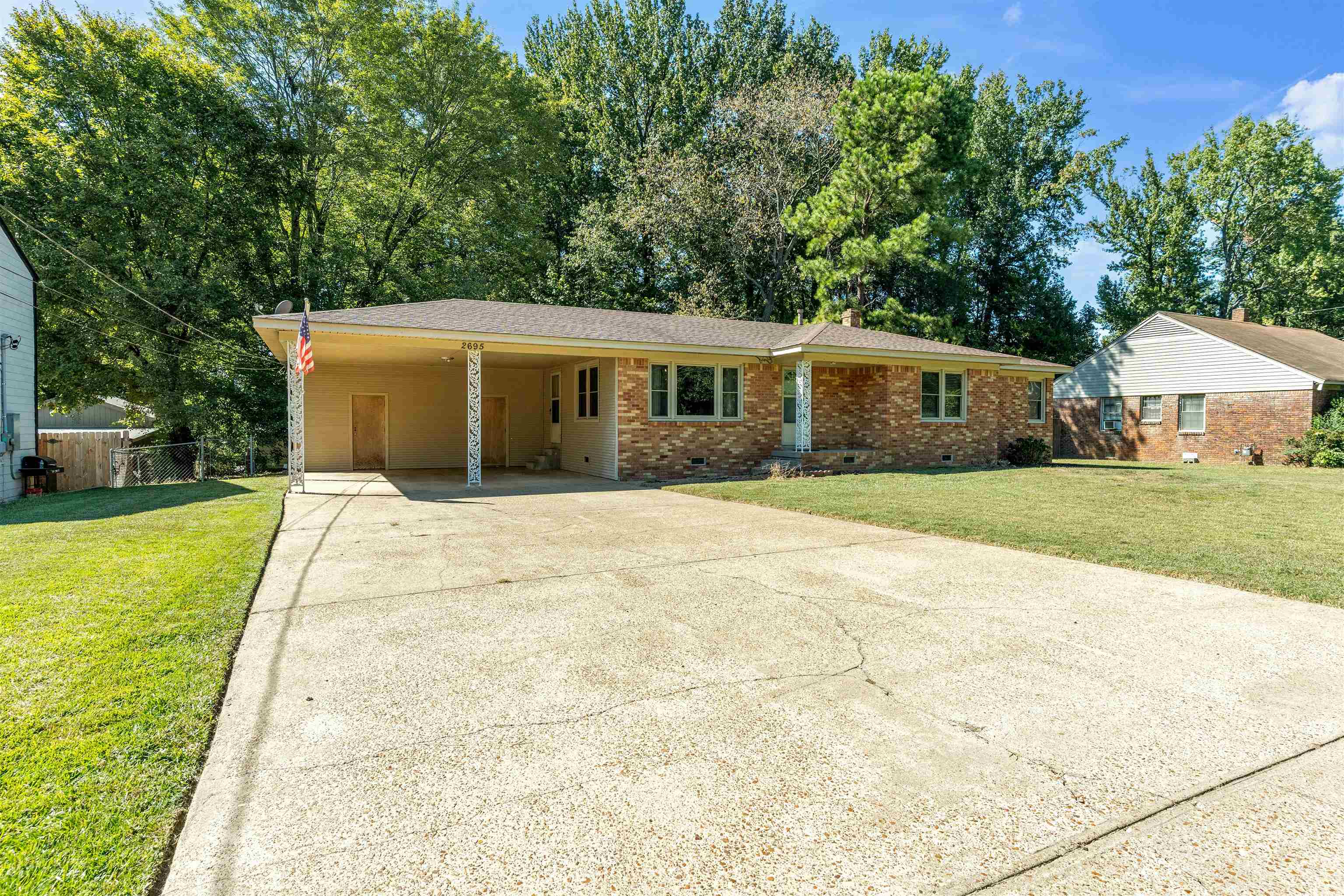 2695 Elmore Park Rd Property Photo 3