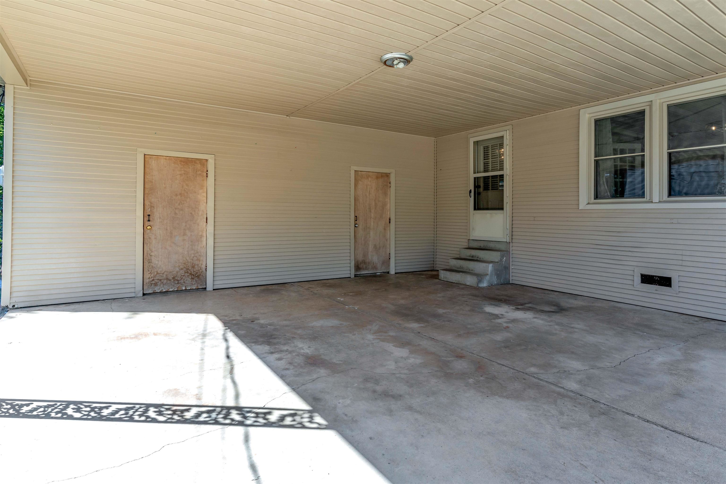 2695 Elmore Park Rd Property Photo 4