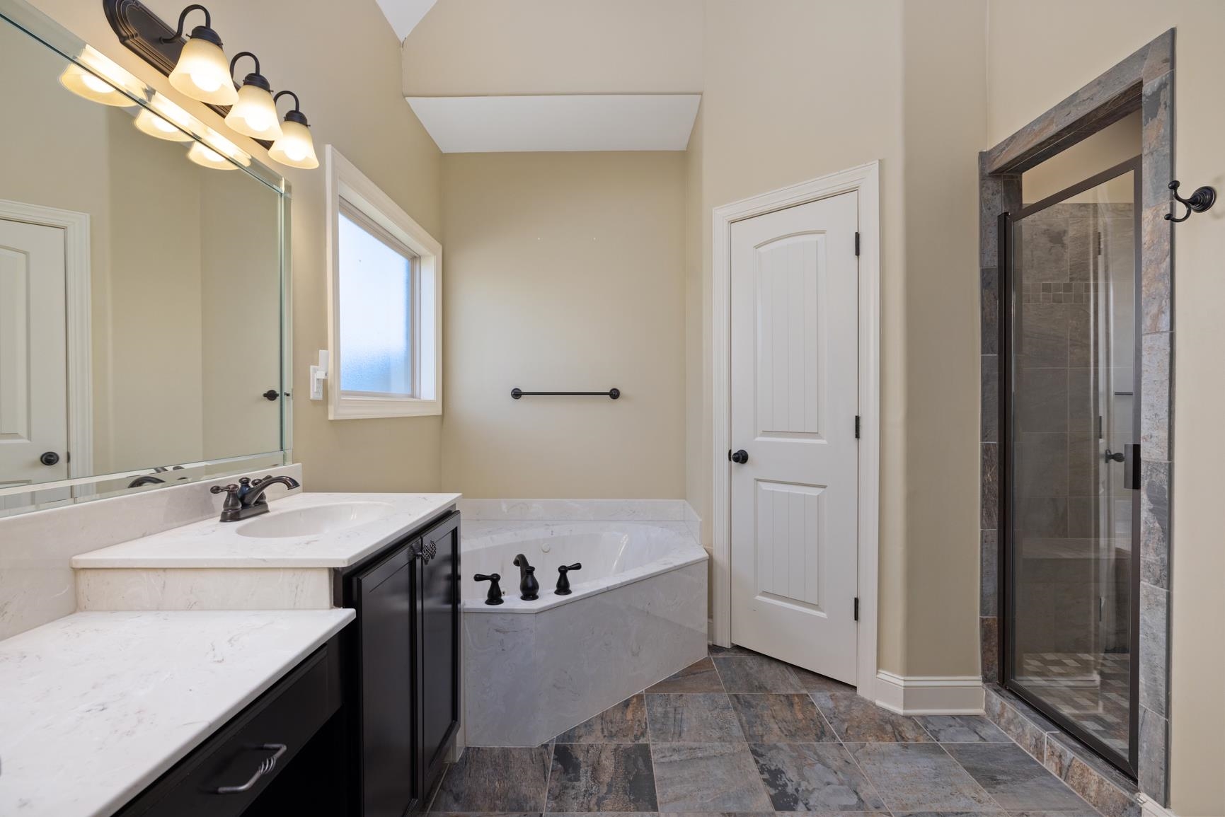 110 James Xing Dr Property Photo 24