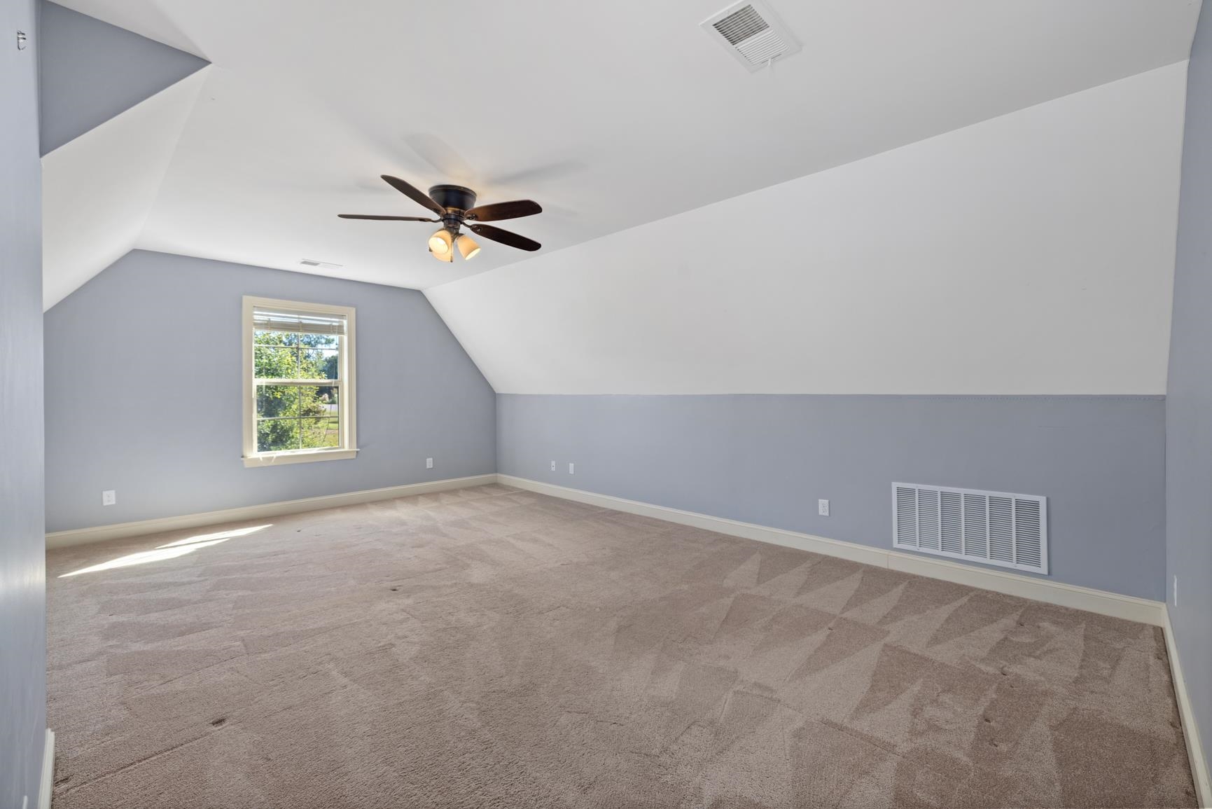 110 James Xing Dr Property Photo 33