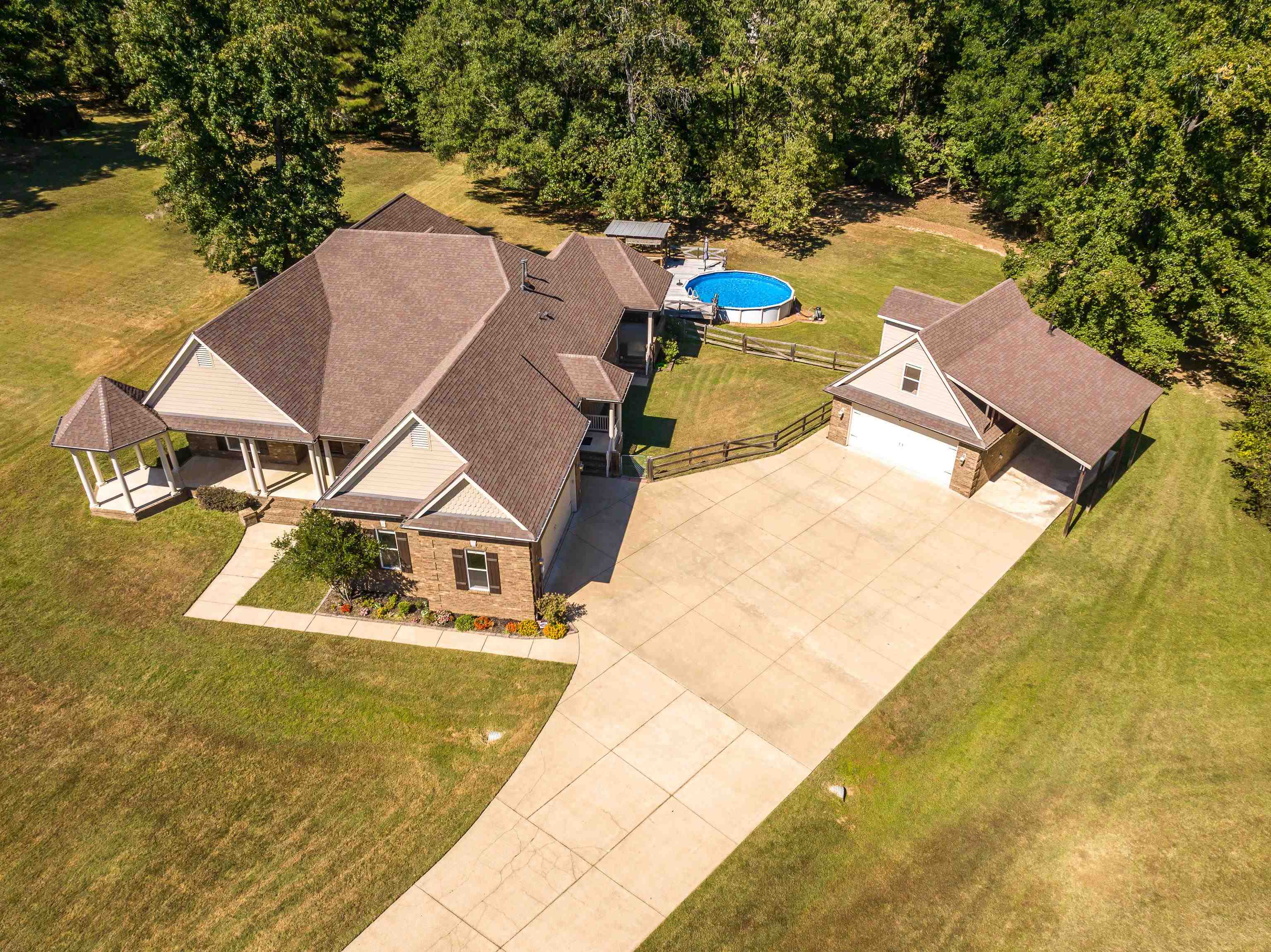 195 WOODWIND CV Property Image