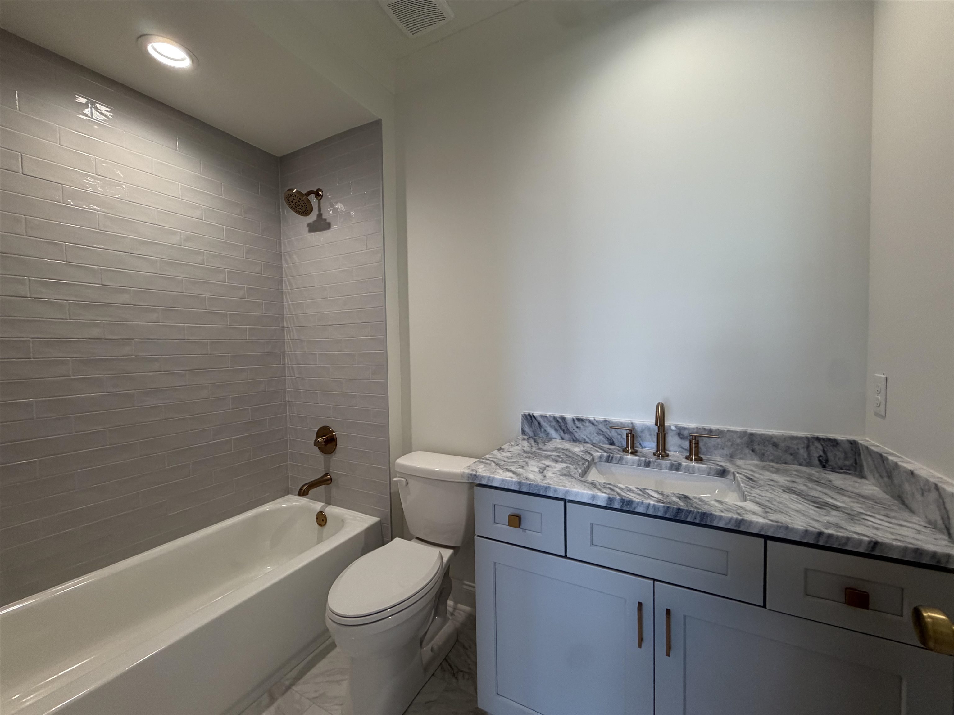 210 Rambling Rex Trl Property Photo 15