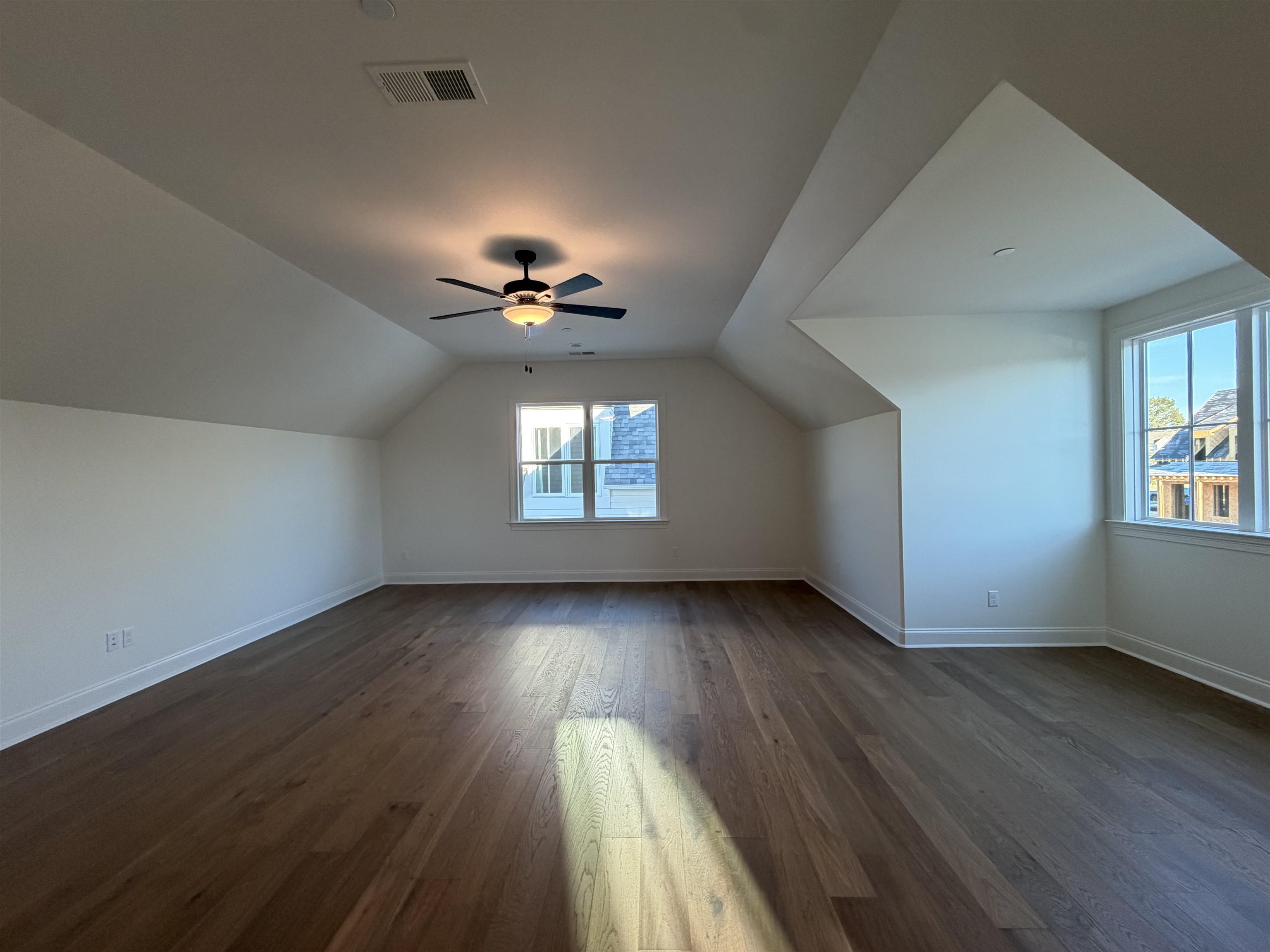 210 Rambling Rex Trl Property Photo 18