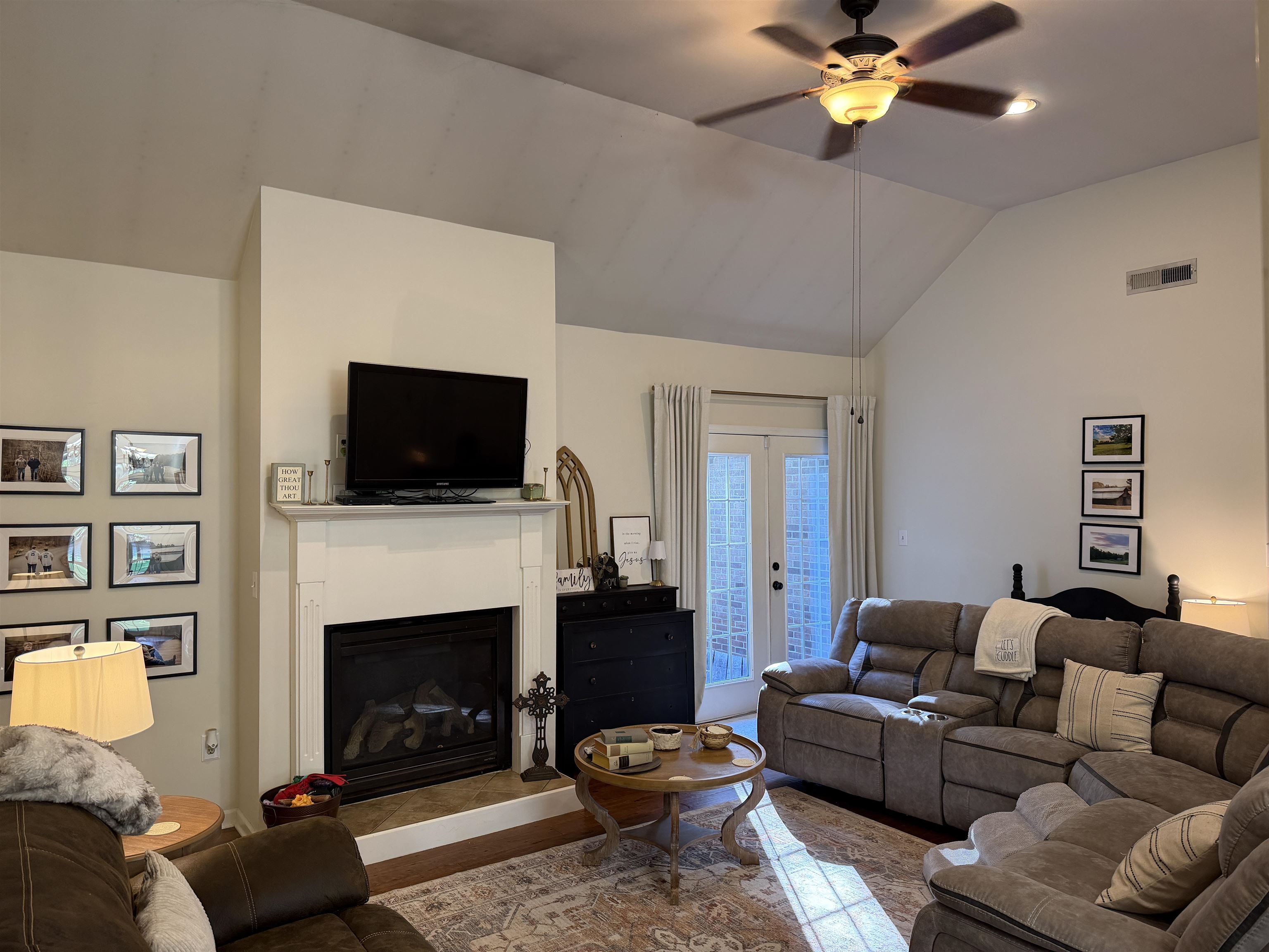 1118 Casey Springs Cir Property Photo 4