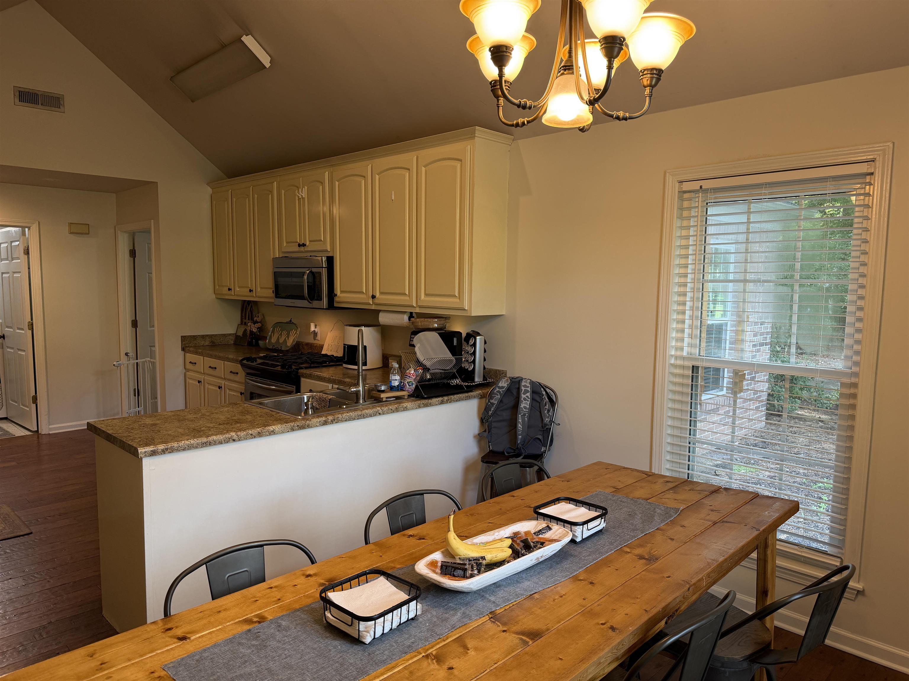 1118 Casey Springs Cir Property Photo 9