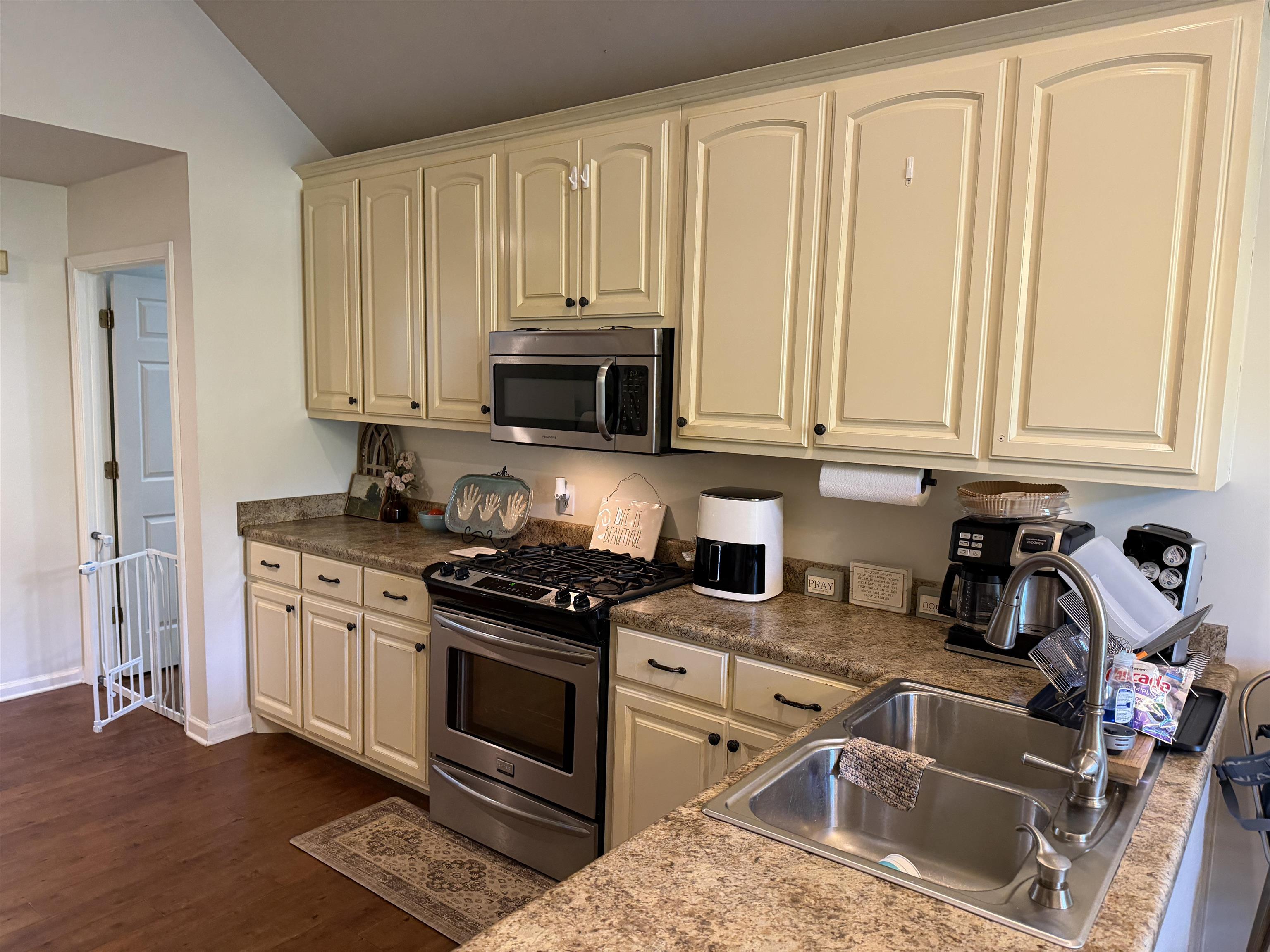 1118 Casey Springs Cir Property Photo 12