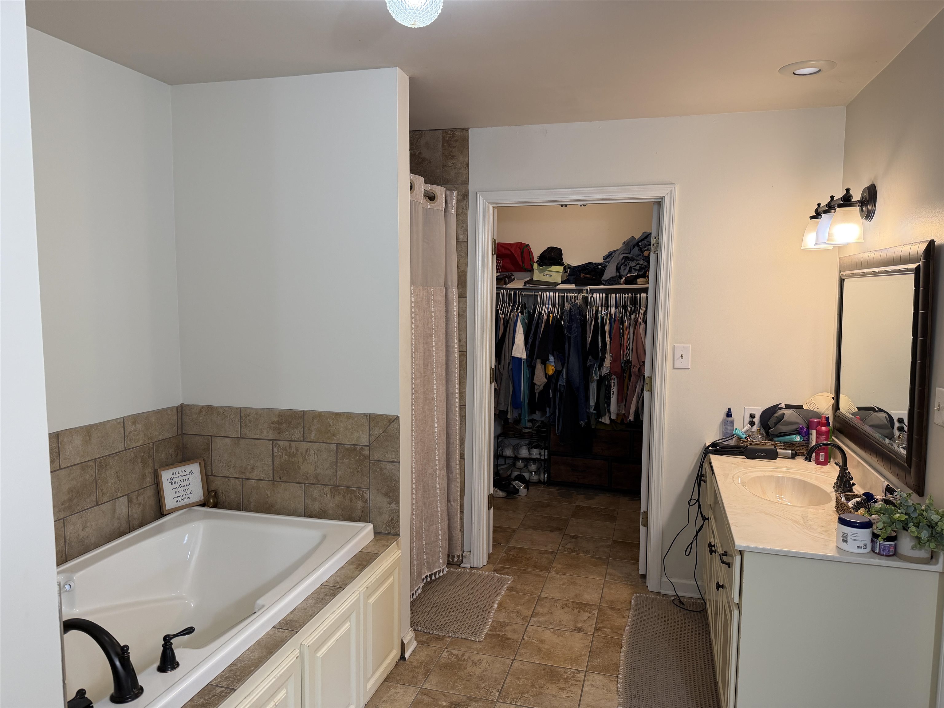 1118 Casey Springs Cir Property Photo 17