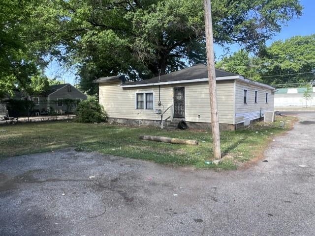 1088 National St Property Photo 9