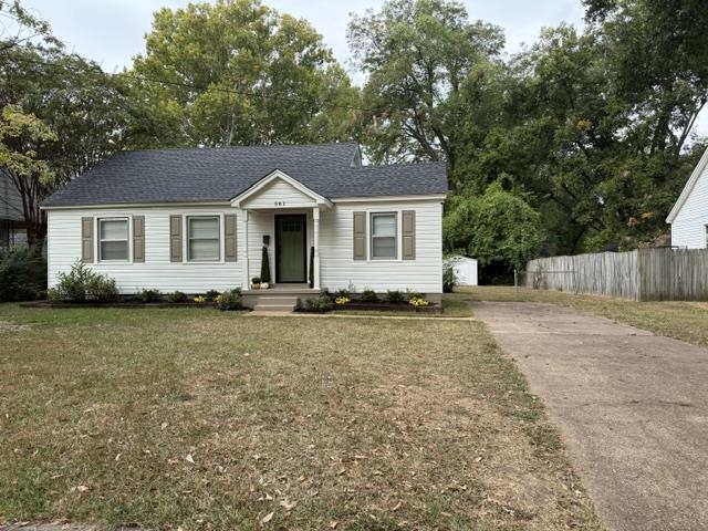 581 Eastern Dr Property Photo 2