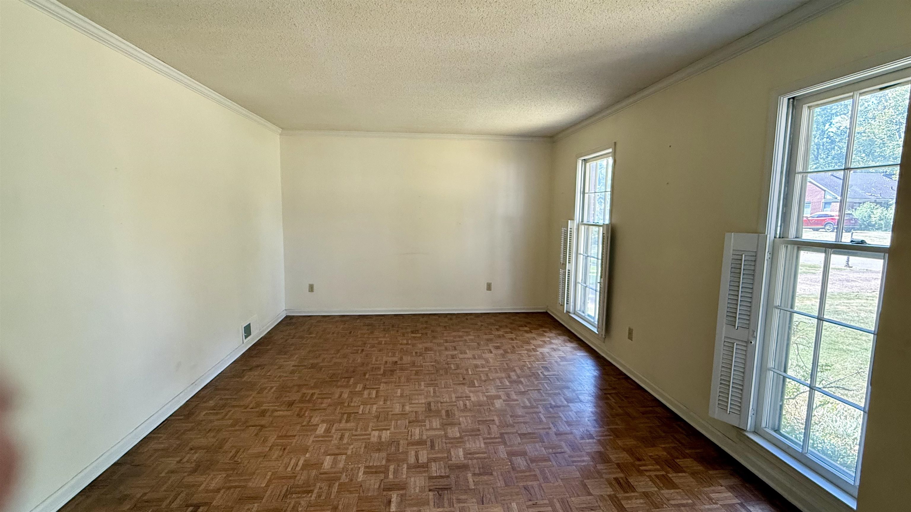 2344 Howard Rd Property Photo 7