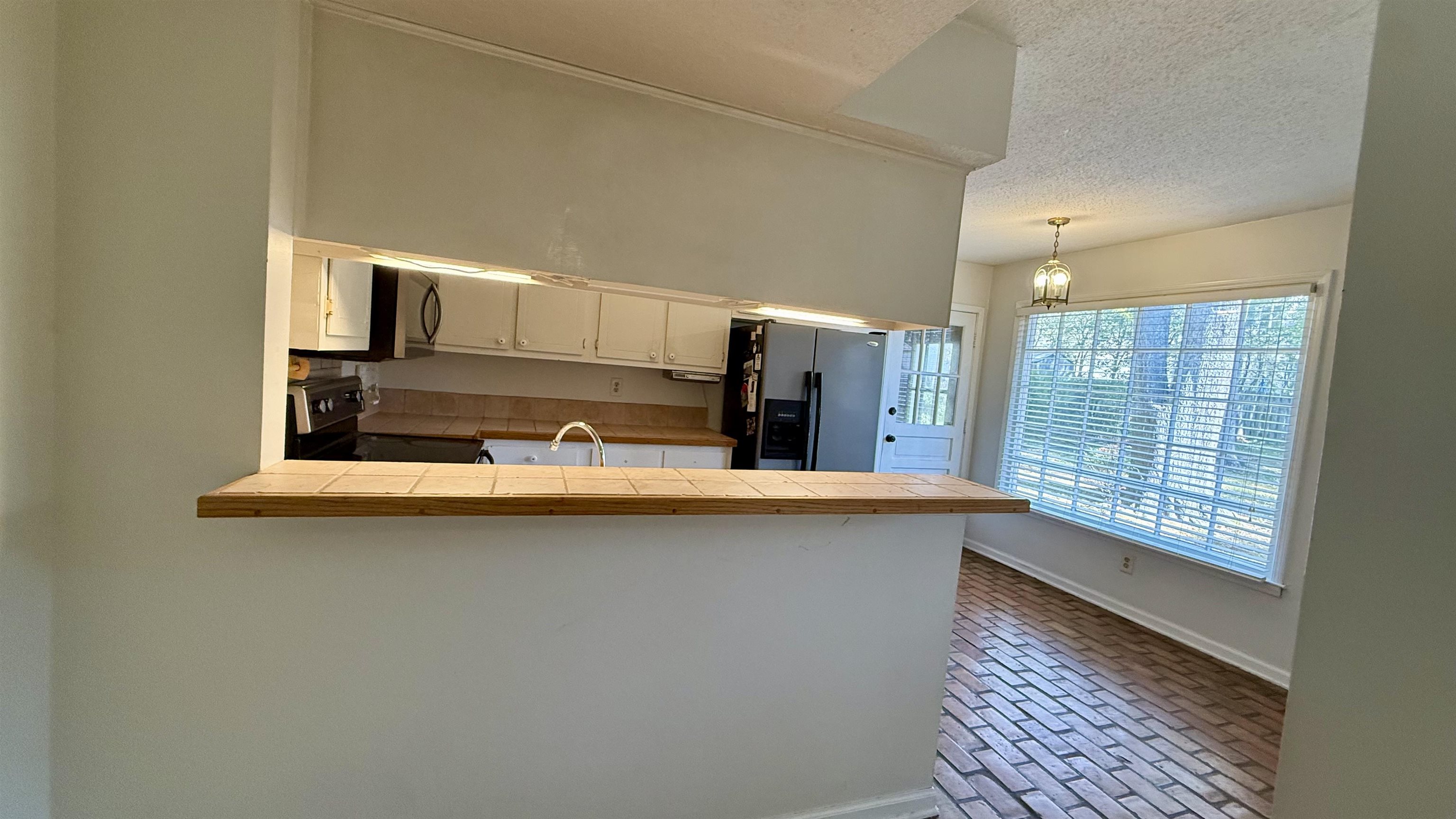 2344 Howard Rd Property Photo 13