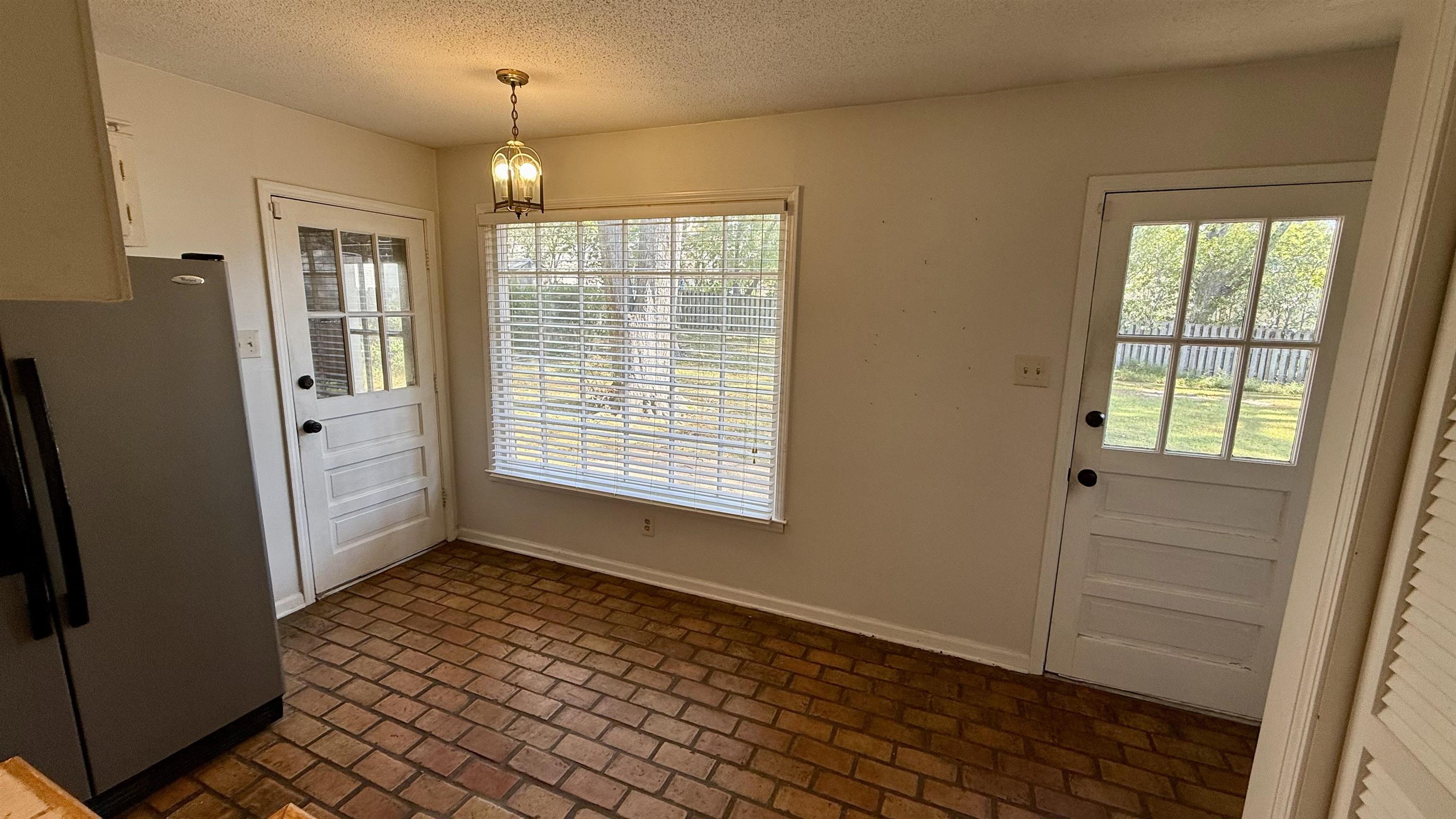2344 Howard Rd Property Photo 15