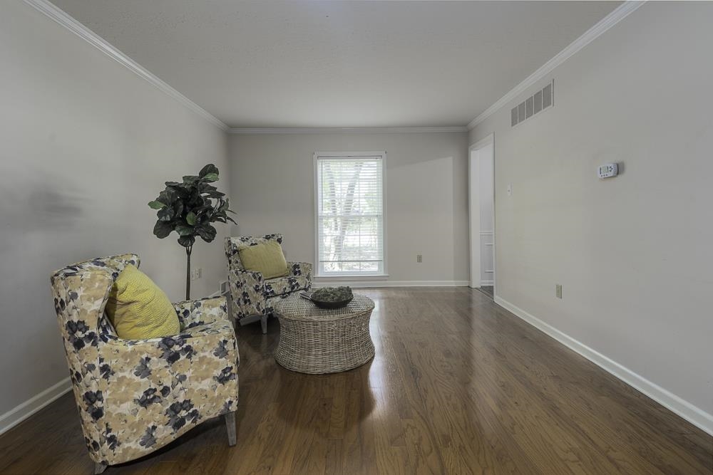 2112 Allenby Rd Property Photo 6