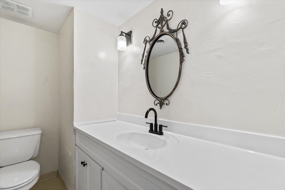 7970 Farindon Dr Property Photo 23