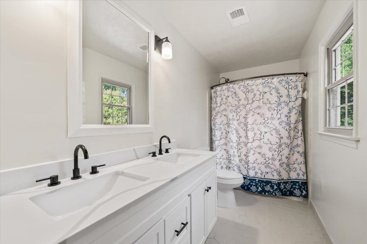7970 Farindon Dr Property Photo 25