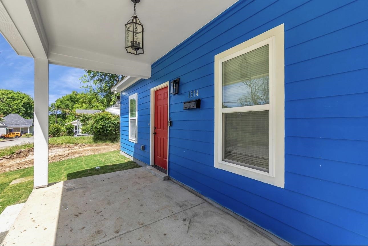 1374 Dow Pl Property Photo 3