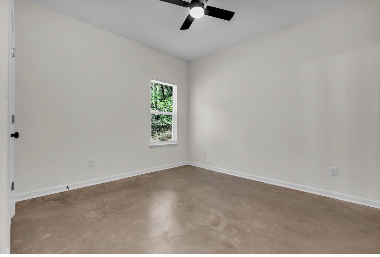 1374 Dow Pl Property Photo 6